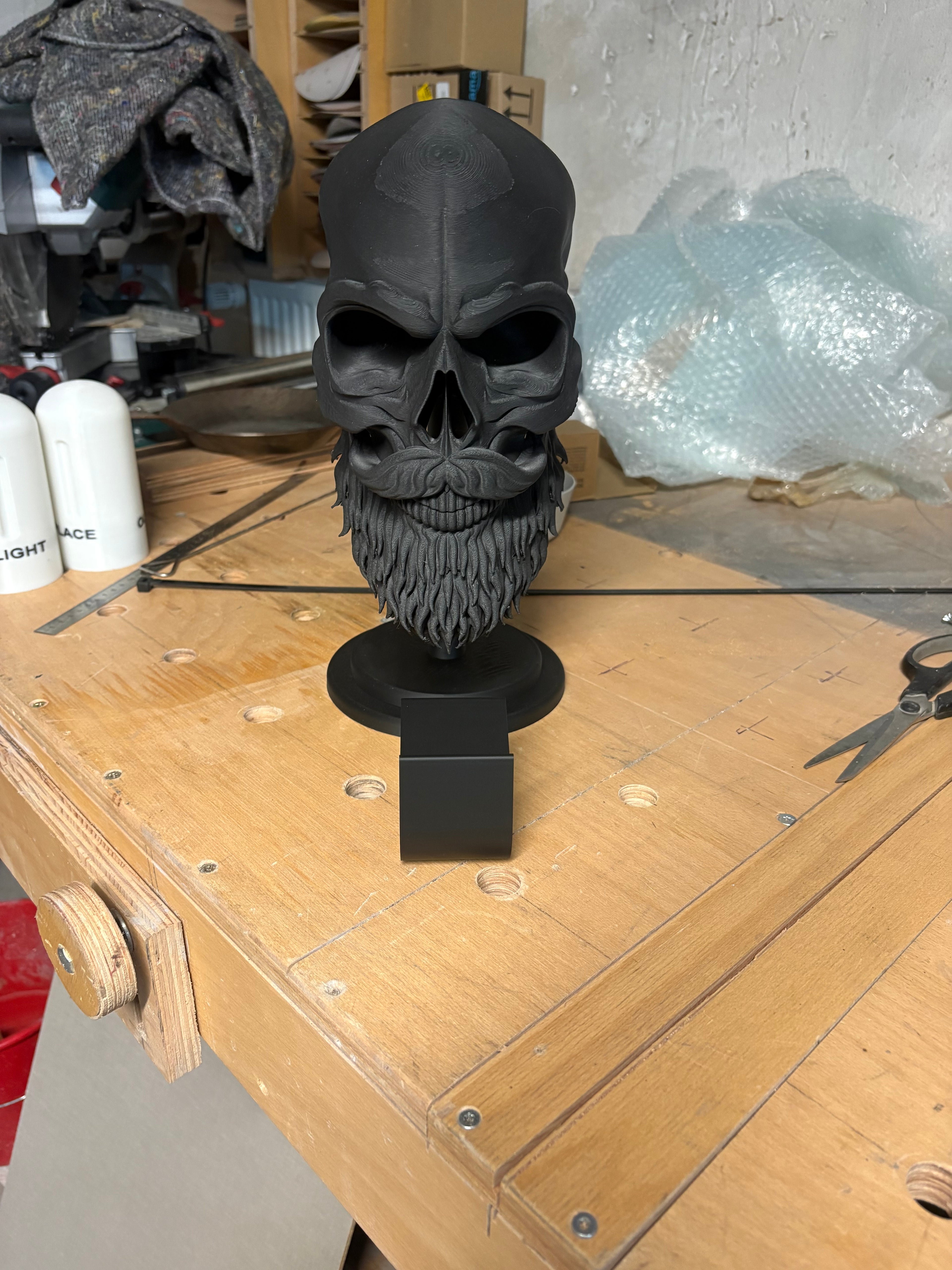 Headset-Controller Stand Skull