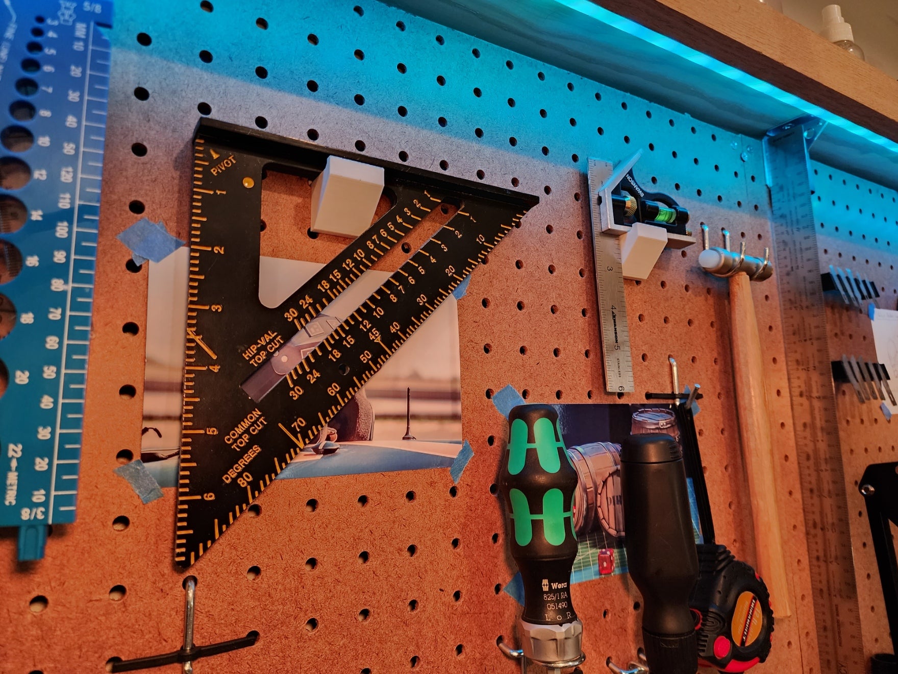 Pegboard Small Square Hanger