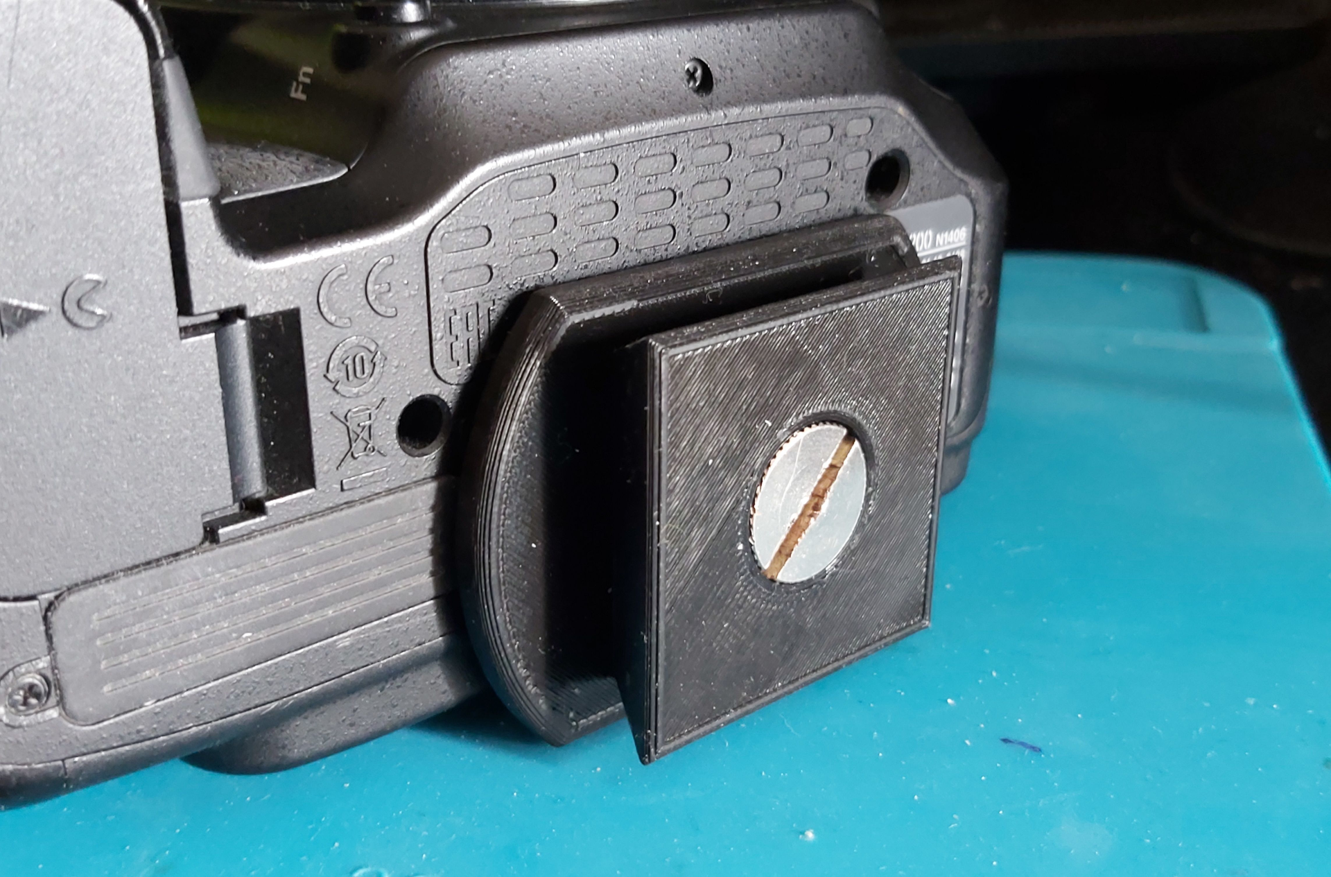 Quick release tripod camera plate