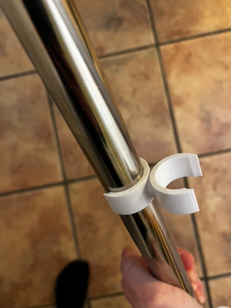 Two pipes attachment