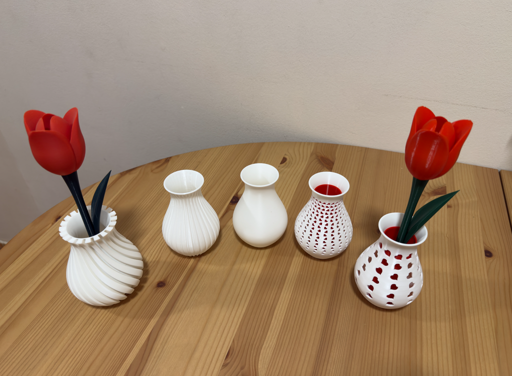 Tulip flower with stem, stand & vases