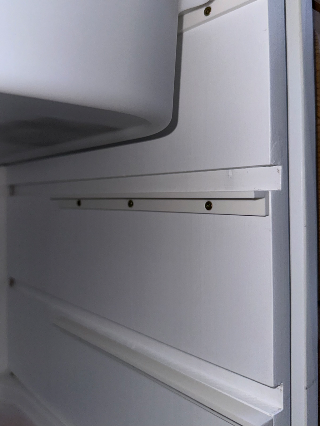 L-shaped rail for IKEA Trofast