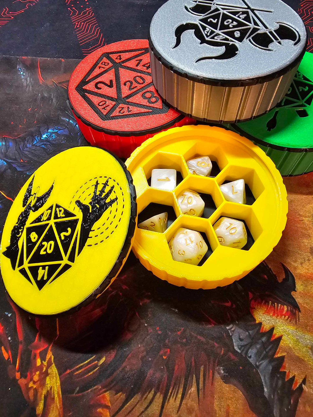 Cleric-Symbol Dice Case Screw Top lid