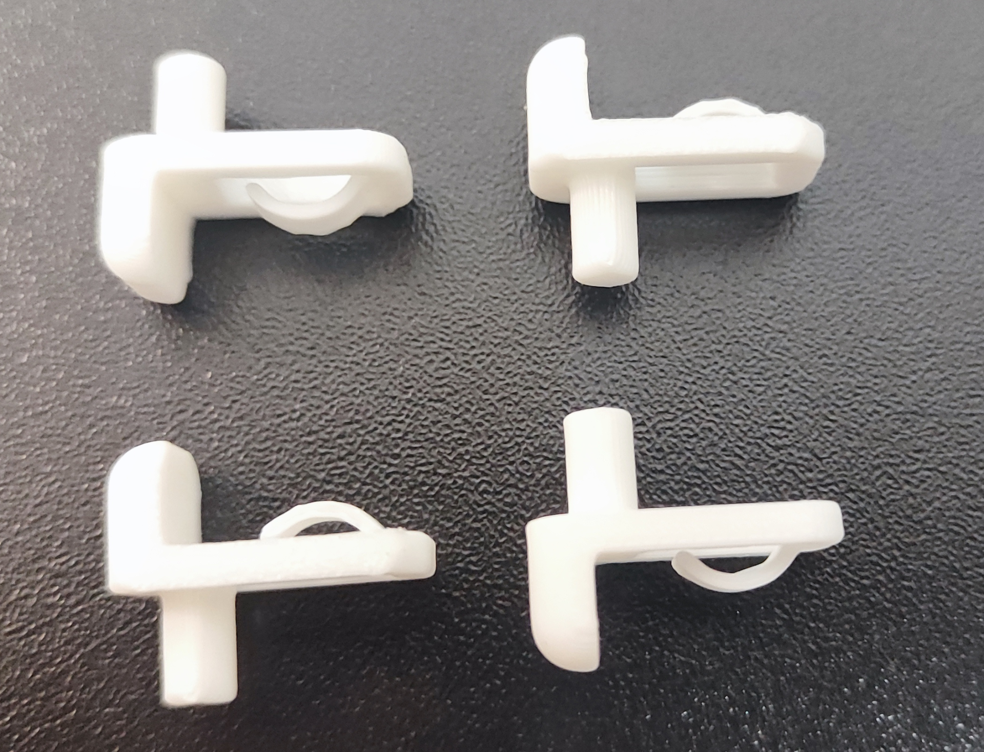 Glass shelf support bracket for furnitures