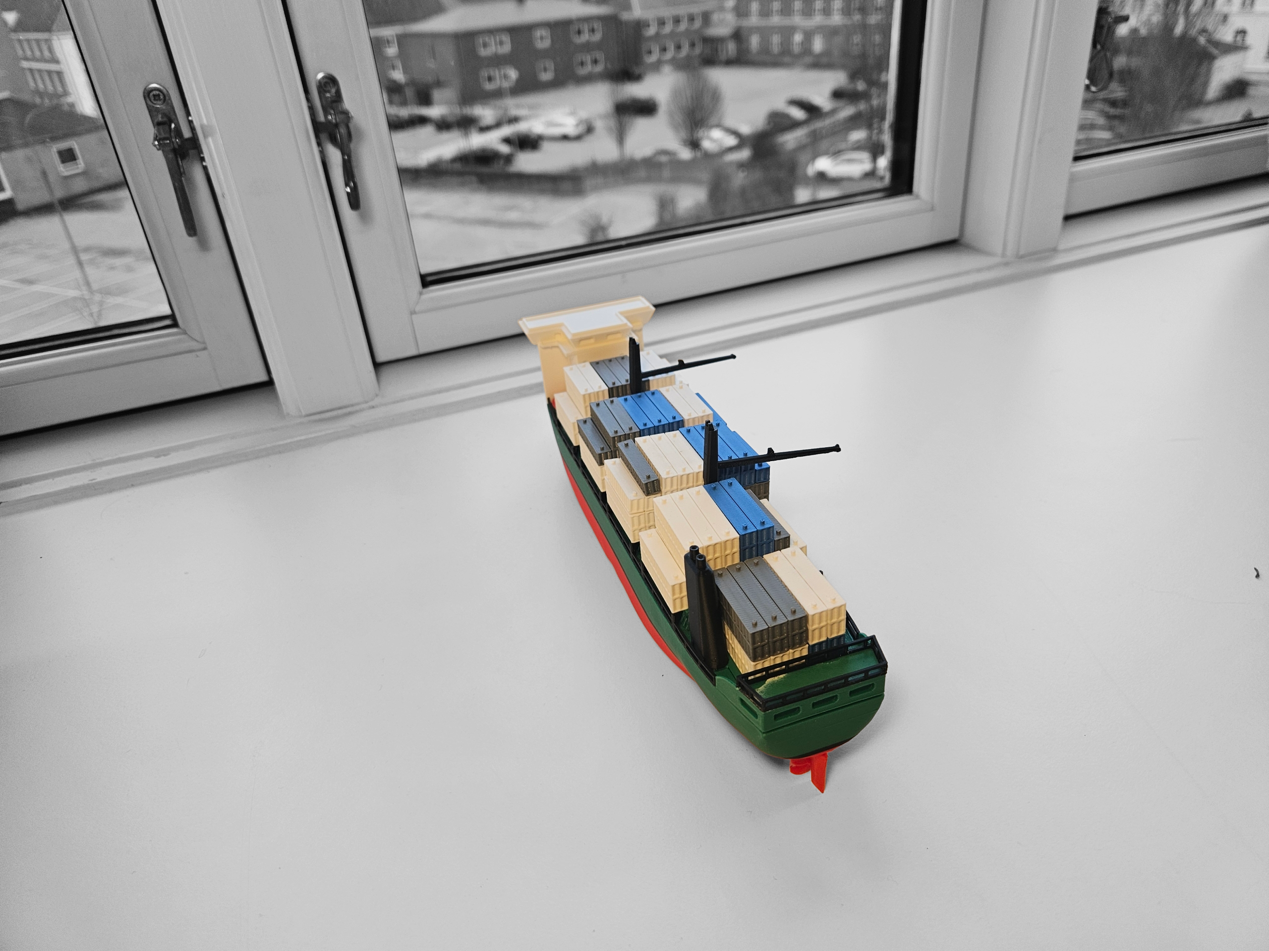 Small container ship 1:400