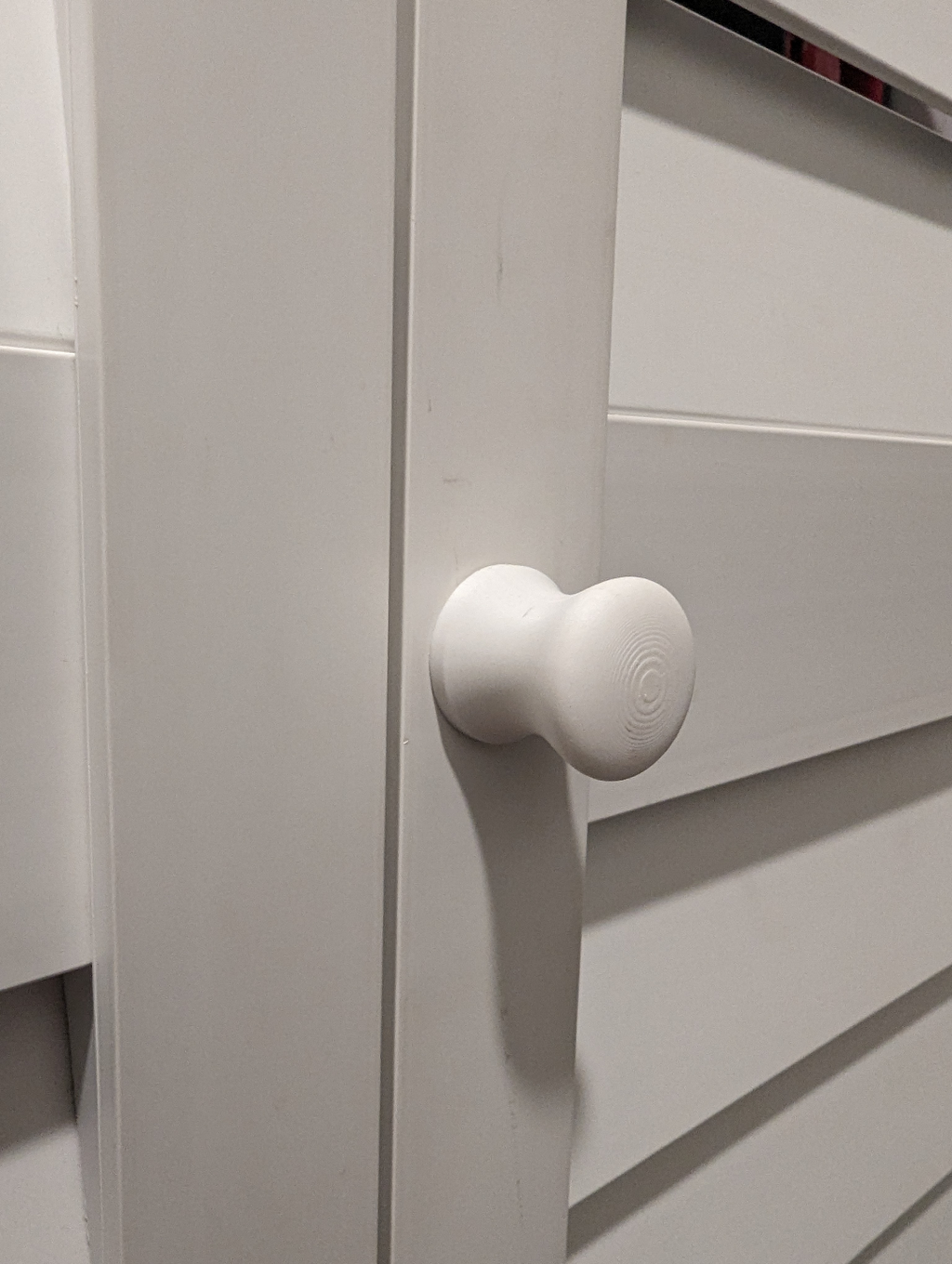 Closet door knob