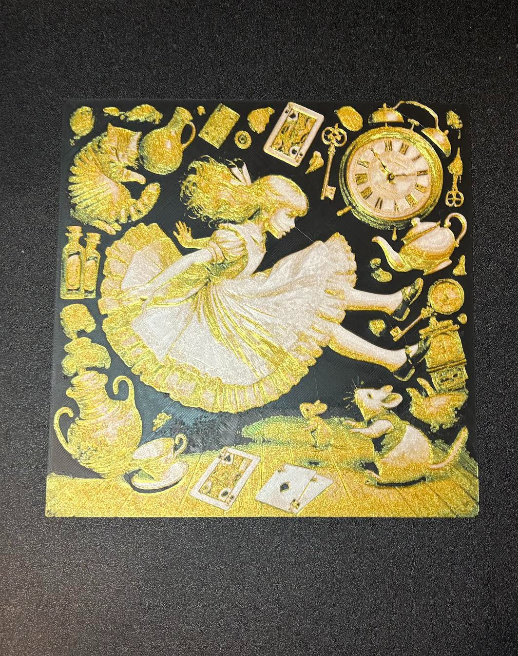 Hueforge Alice falling in gold