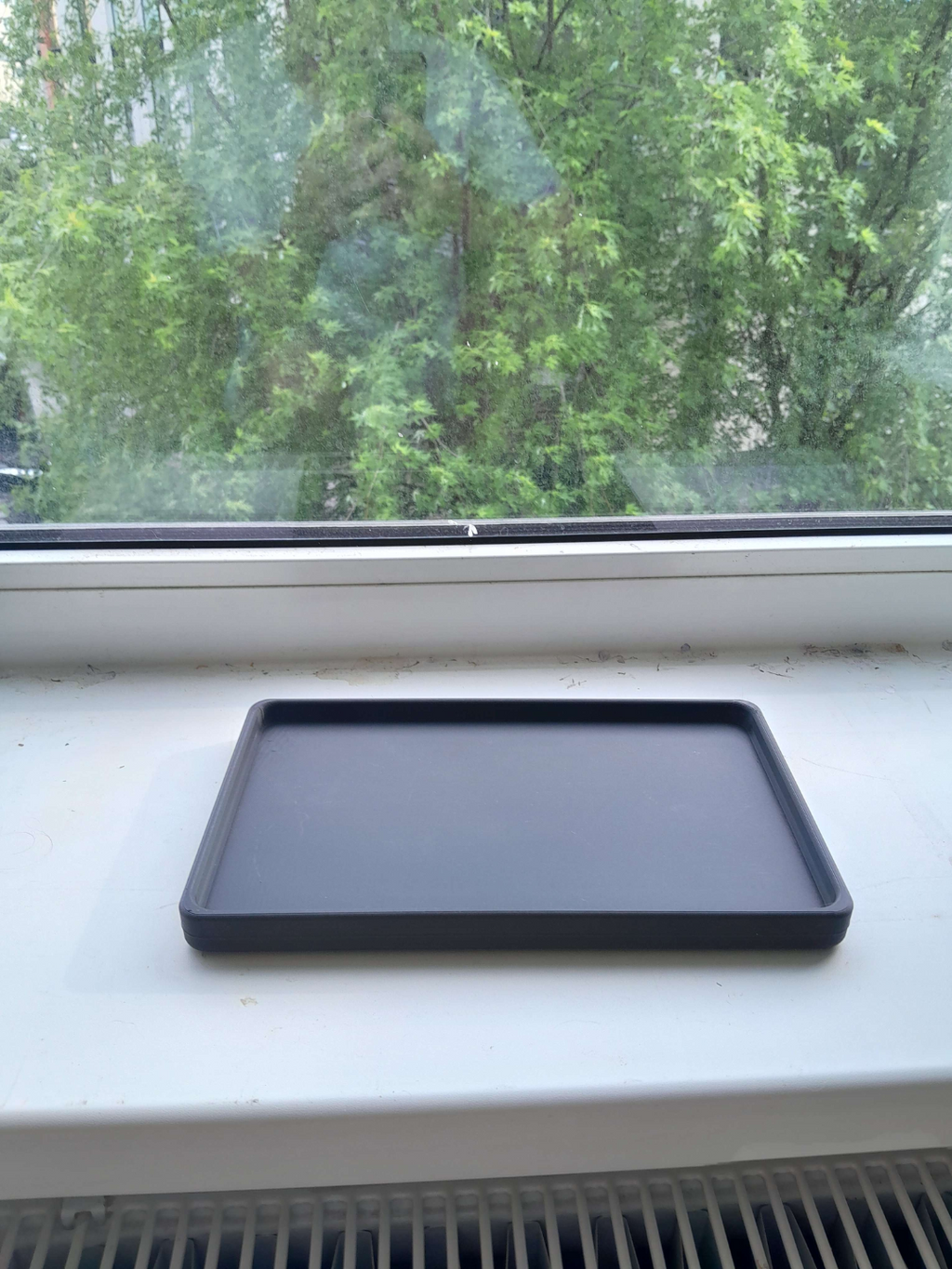 Simple catch-all tray