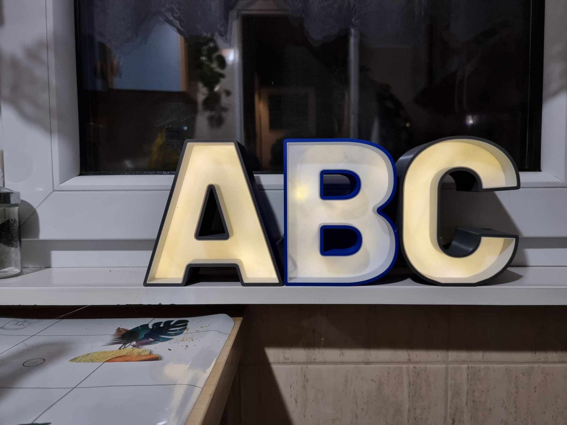 LED LIGHT SIGN LETTERS NUMBERS