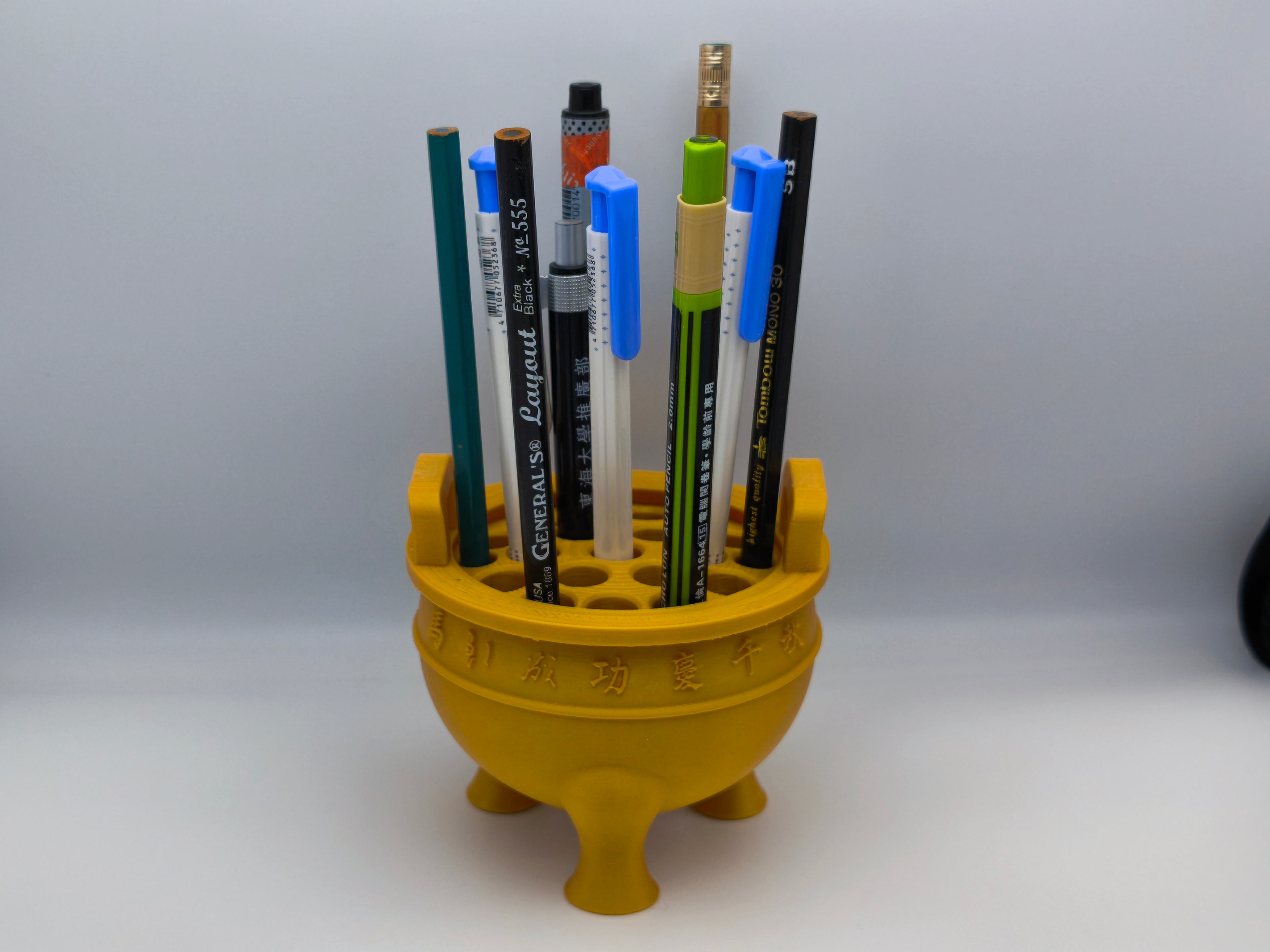 毛公鼎筆筒：既然太像香爐，那就人人插吧！ / Mao Gong Ding Pen Holder