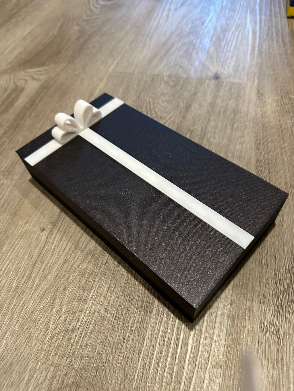 Gift Box (Multi-Color) - 195 x 105 x 35 mm