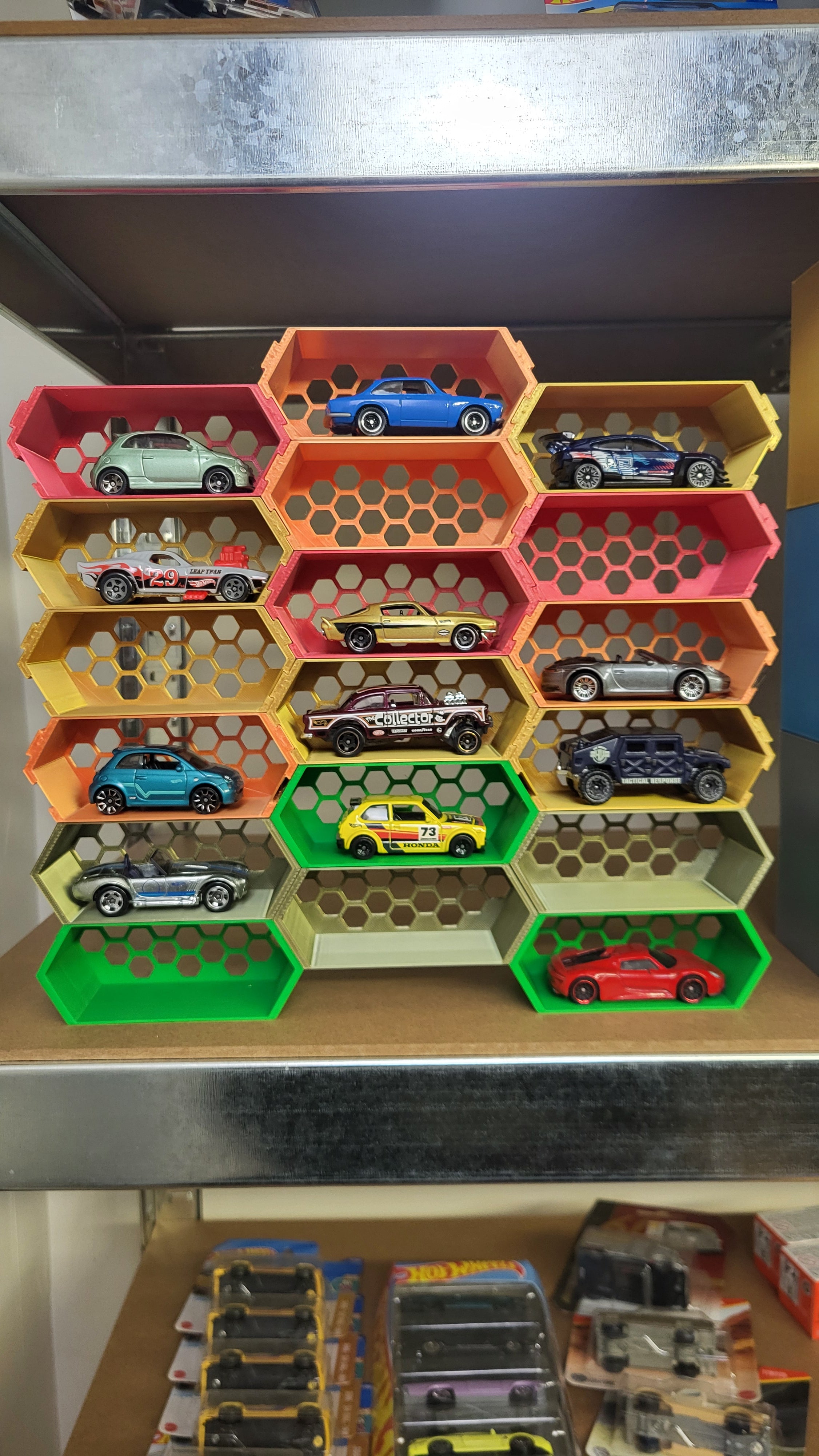 Mobile stand for cars 1/64