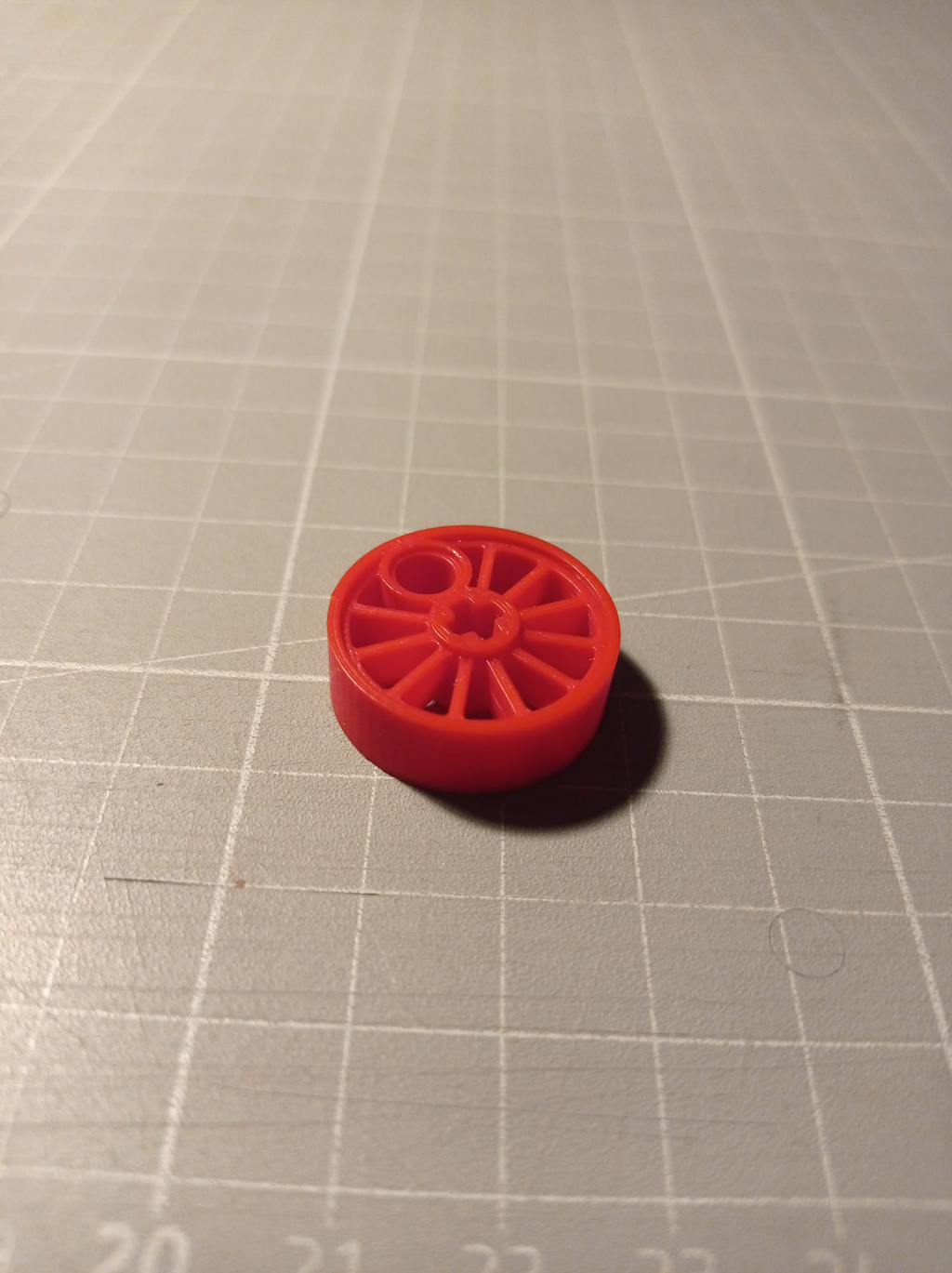 Train Wheel medium Blind 24mm