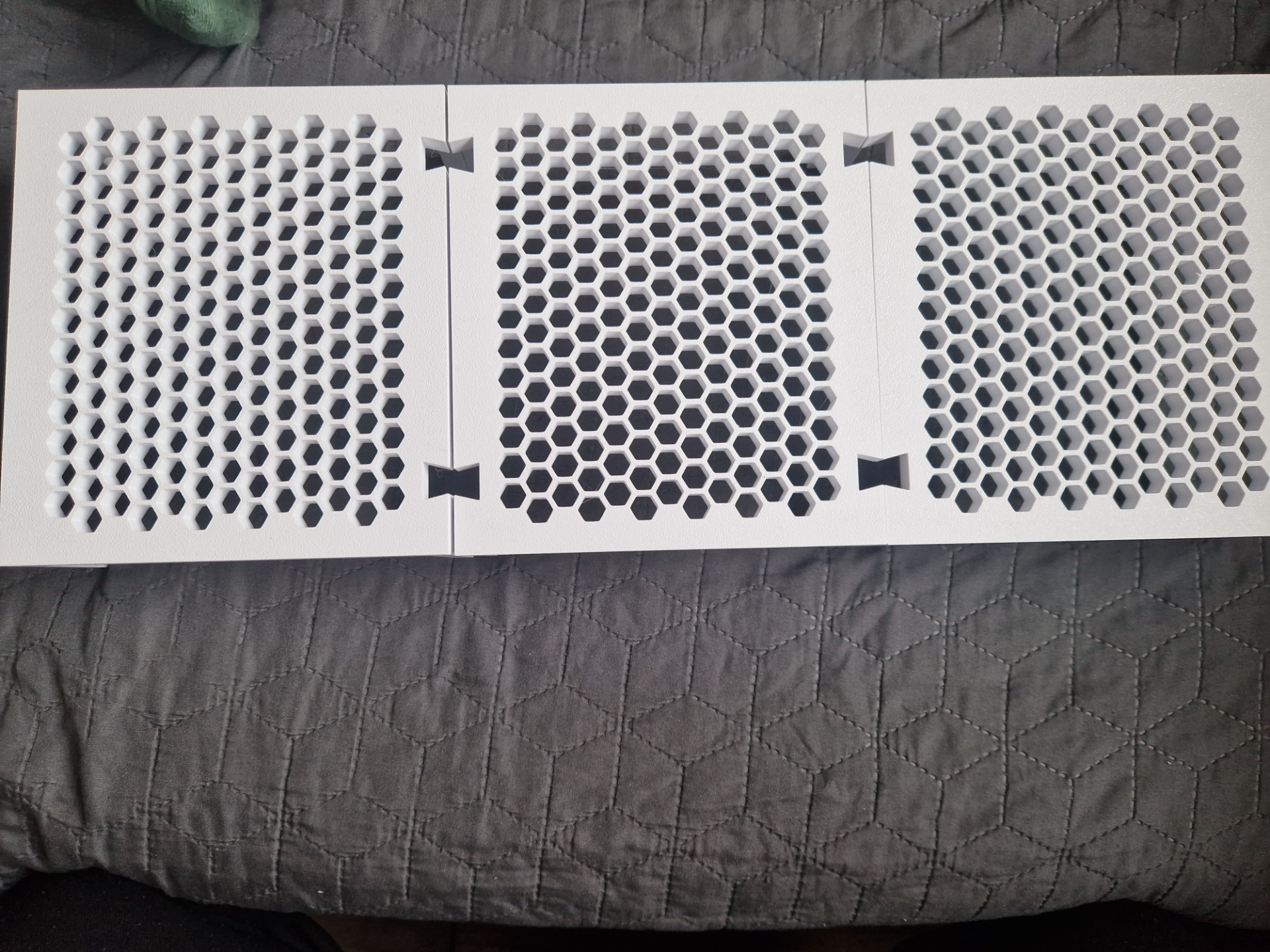 Shelf orgnizer - honeycomb