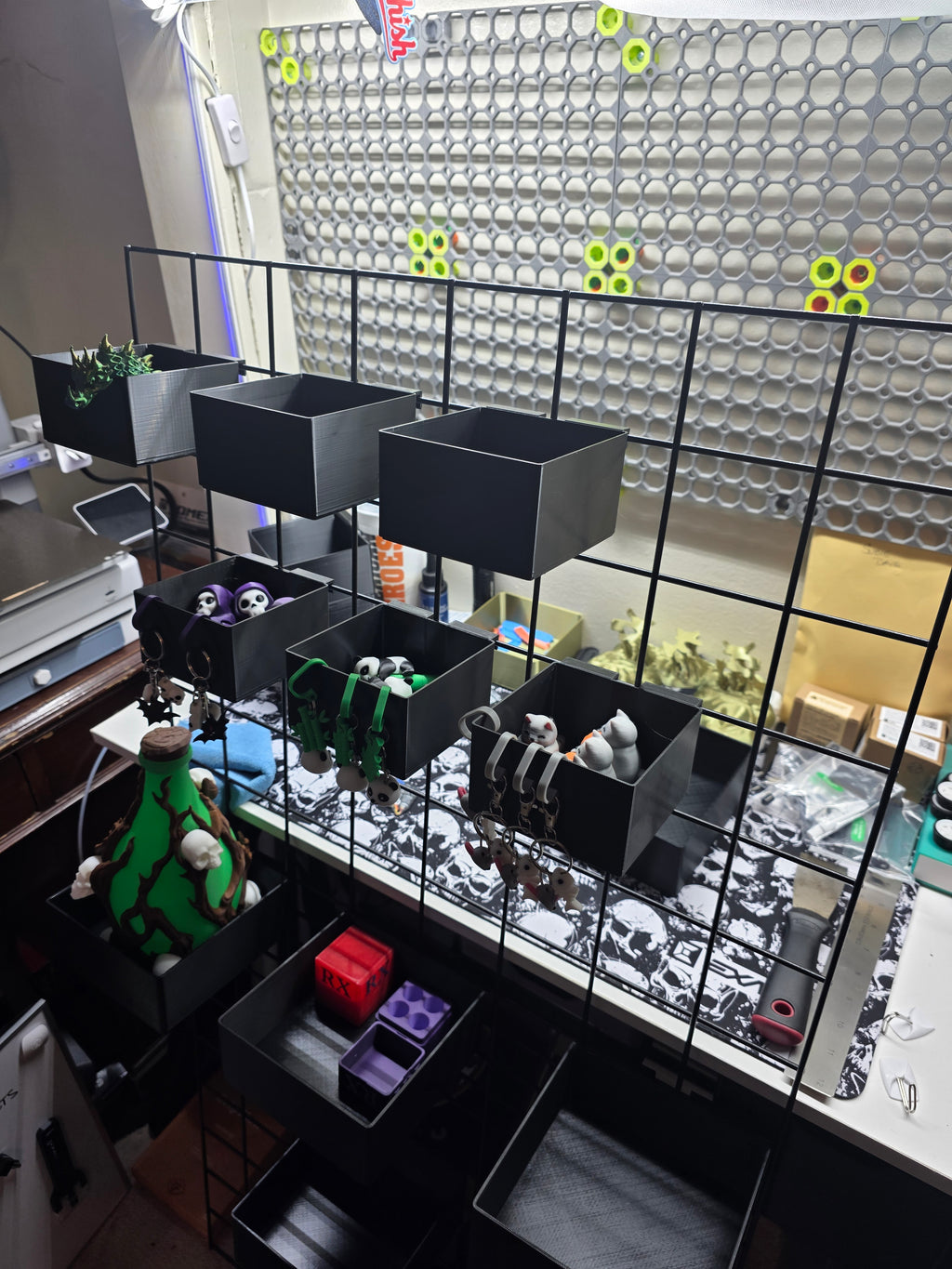 Stackable Hanging Bin for Wire Racks |Booth Setup