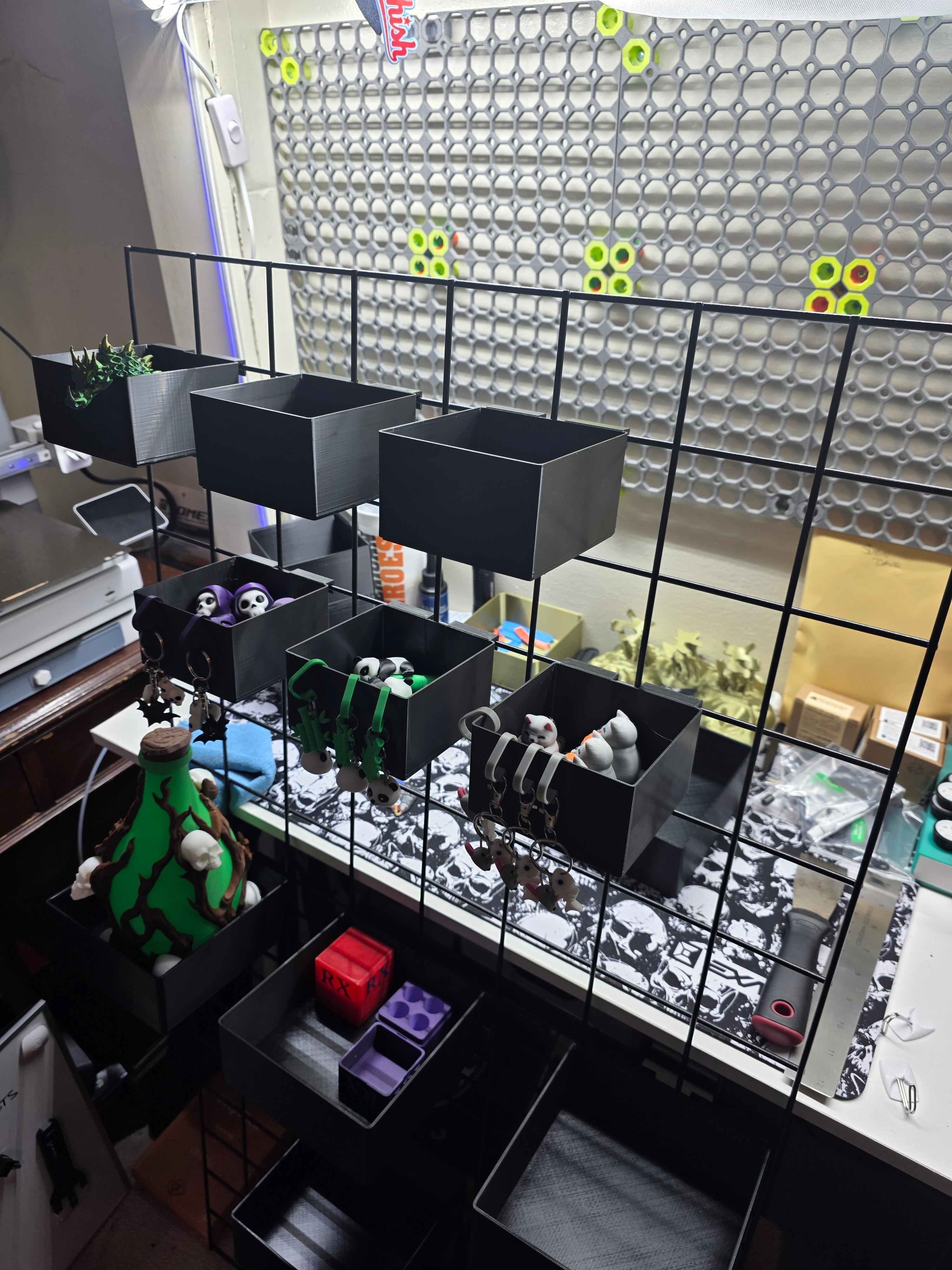 Stackable Hanging Bin for Wire Racks |Booth Setup