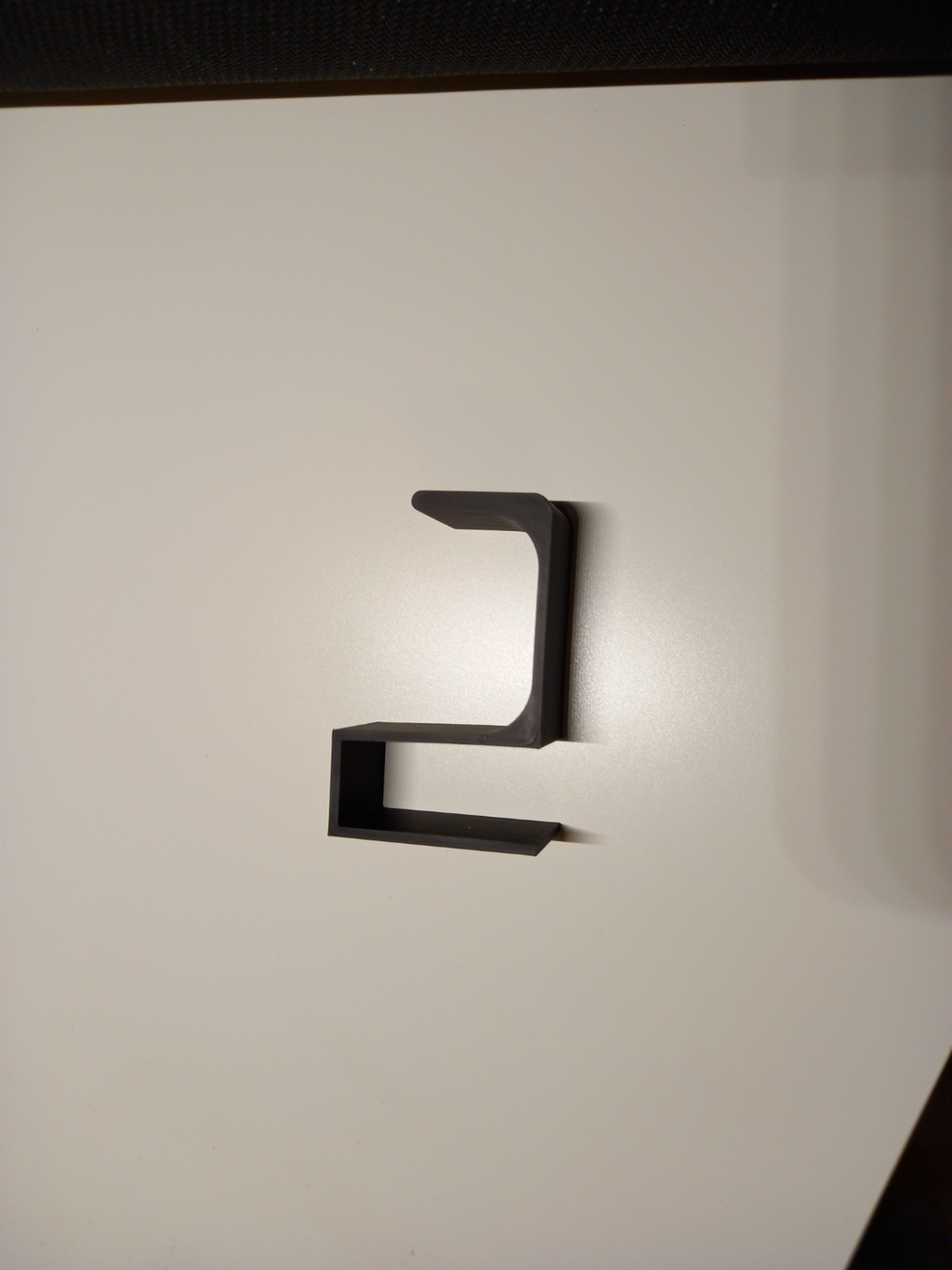 Headphone holder for Micke desk from Ikea
