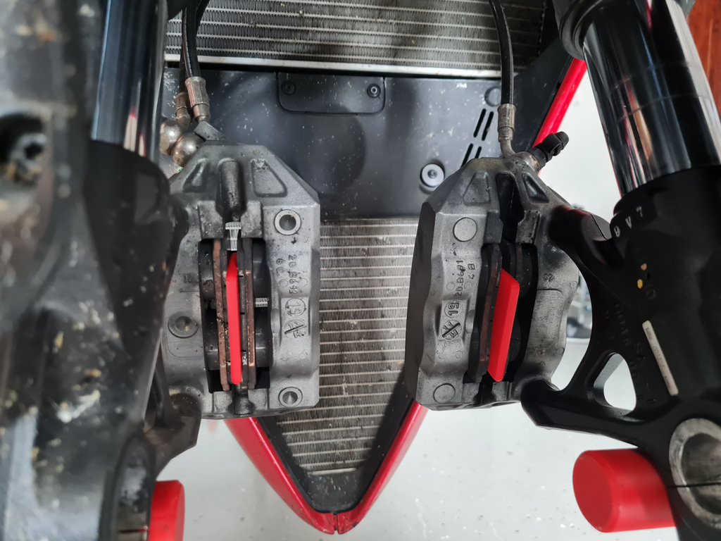 Brake pads spacer