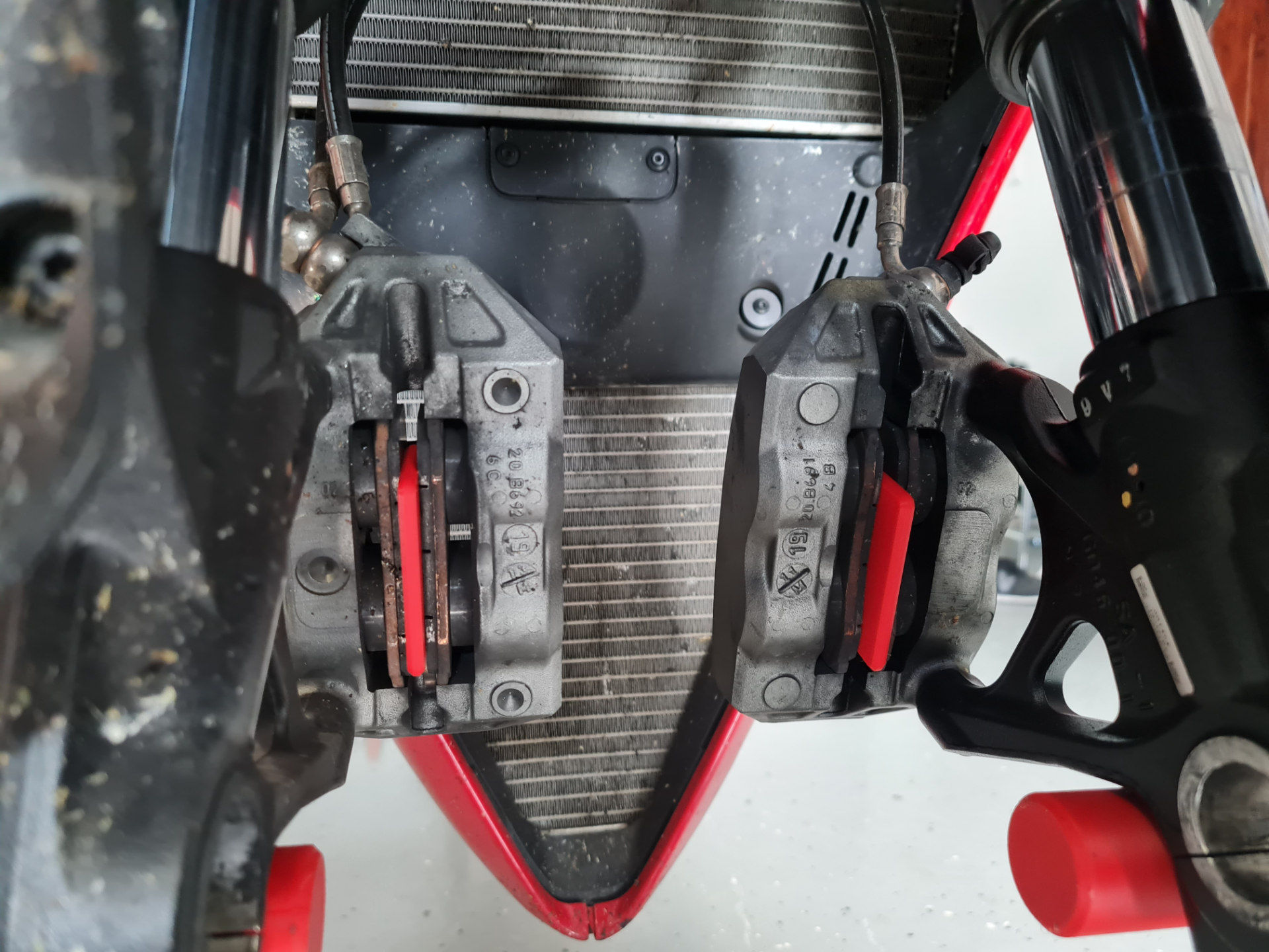 Brake pads spacer