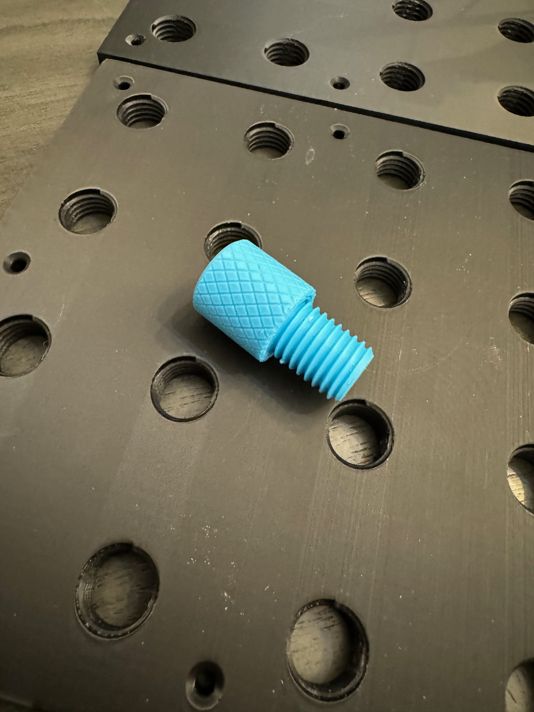 1 Inch Threaded Peg (Threaded Pegboard Compatible)