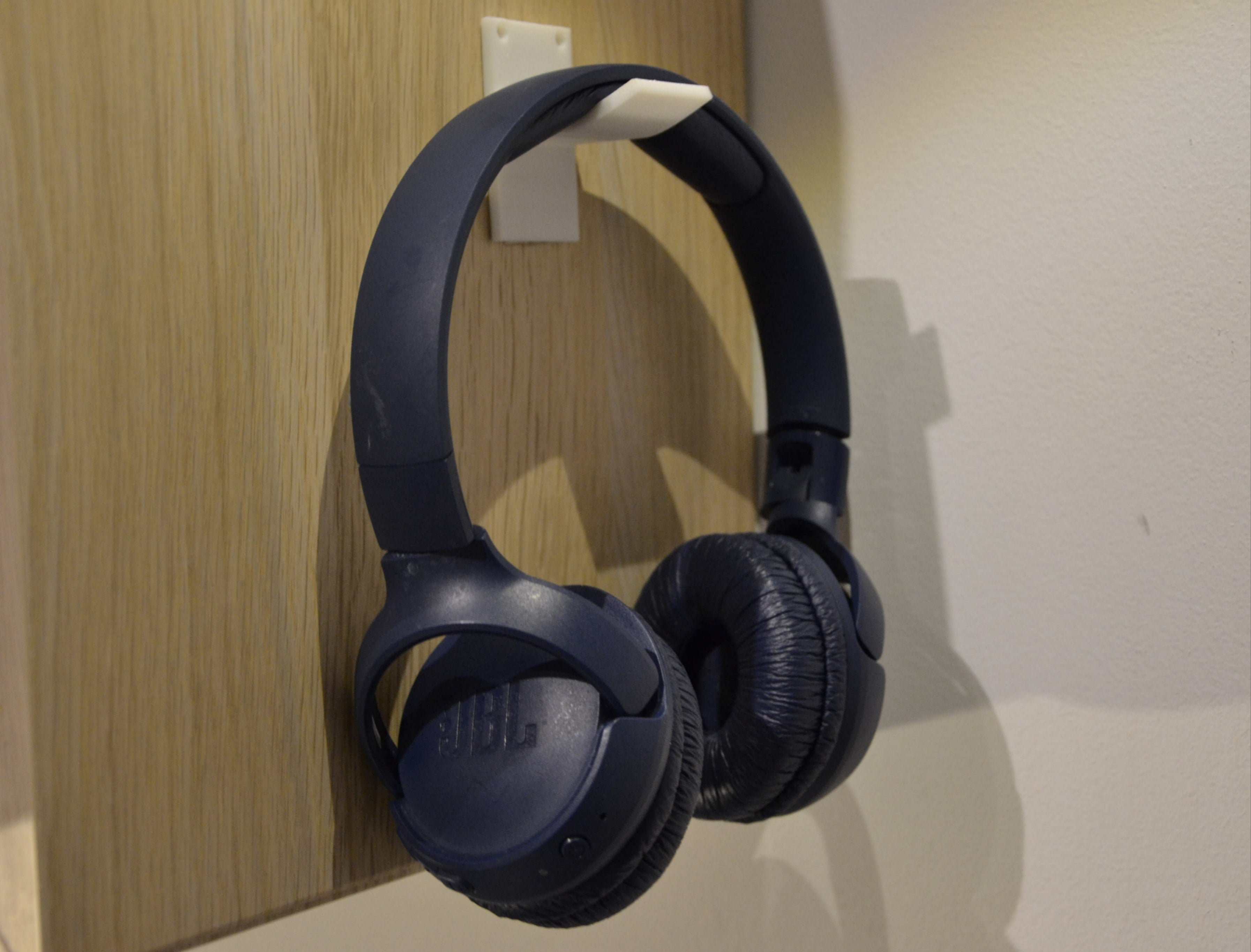 Wall-Mounted Headphones Holder