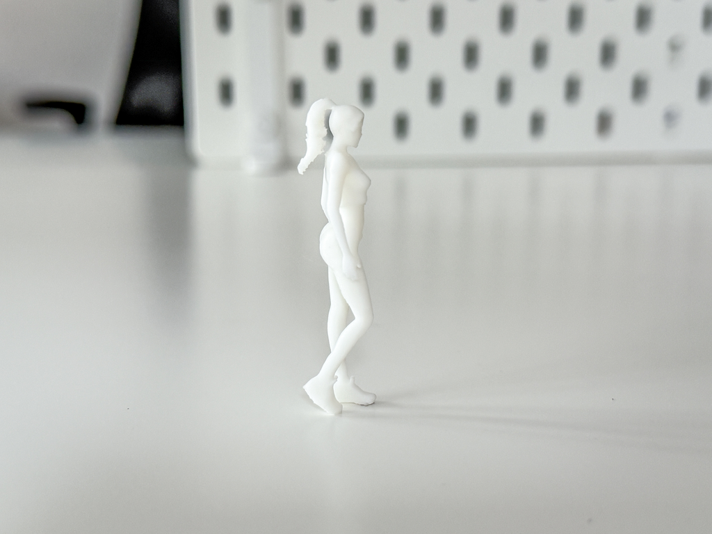 Miniature Woman/Fitness Girl for your Diorama