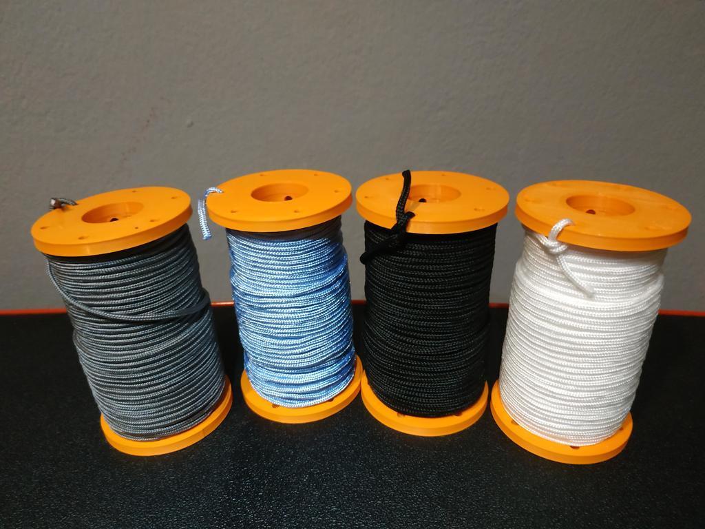 Paracord spool holder