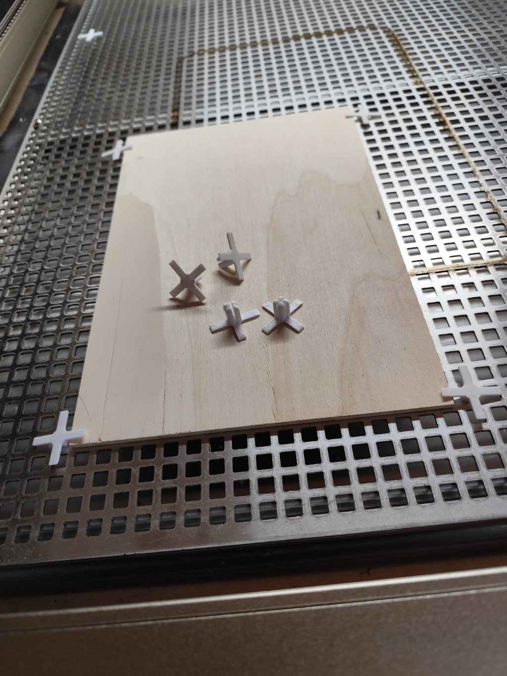 Hold down clamp for DIY laser bed (8mm squares)