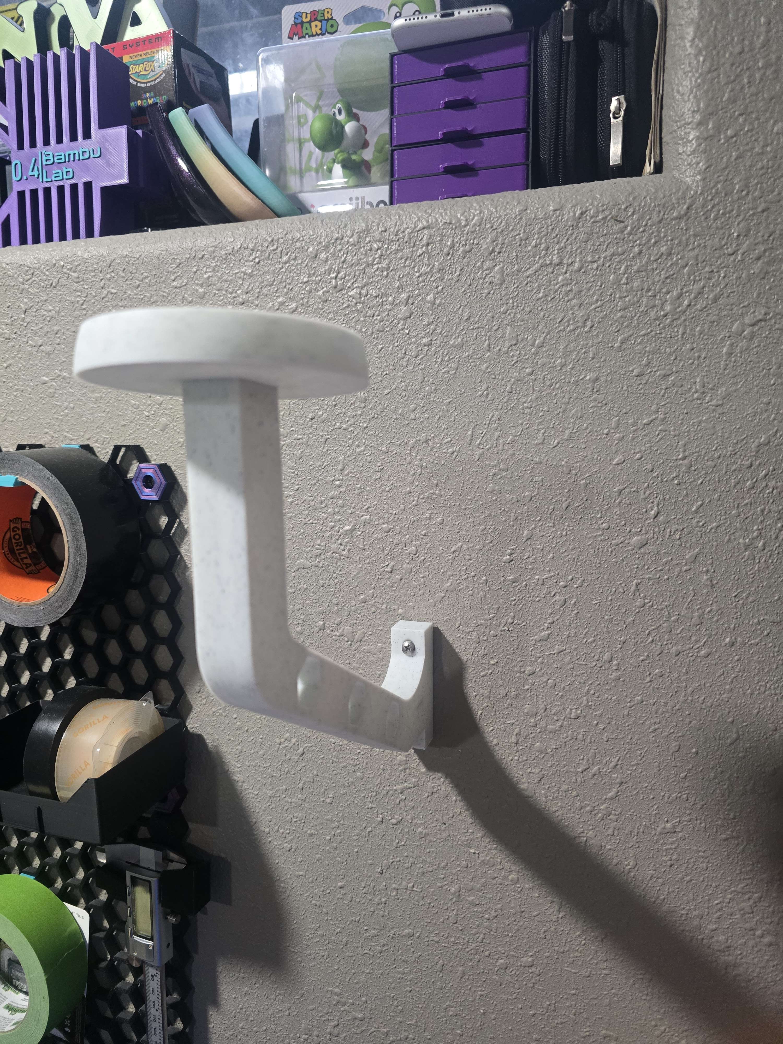 JuanMakes Helmet Hanger (V2)