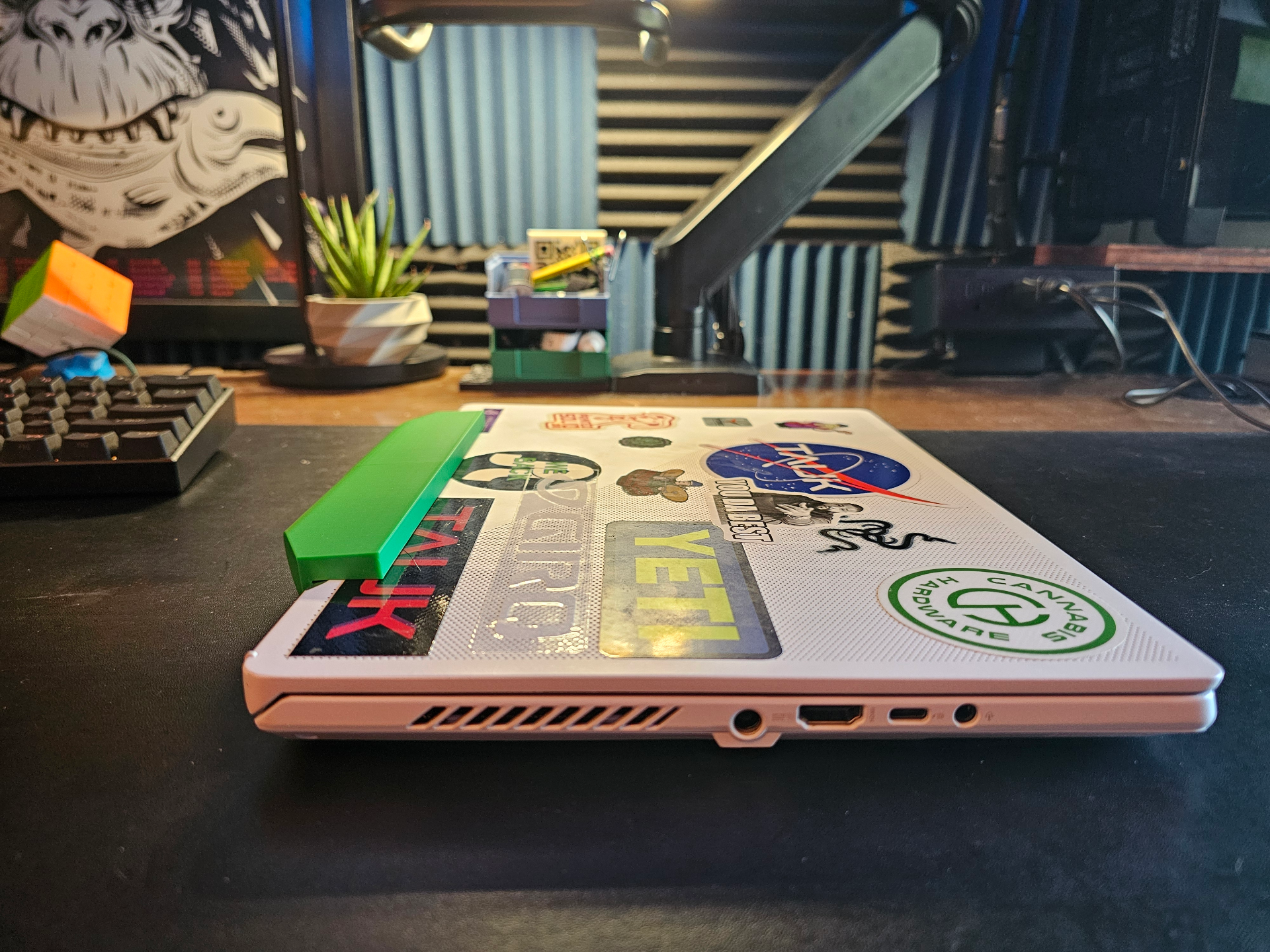 Zephyrus G14 Laptop Riser