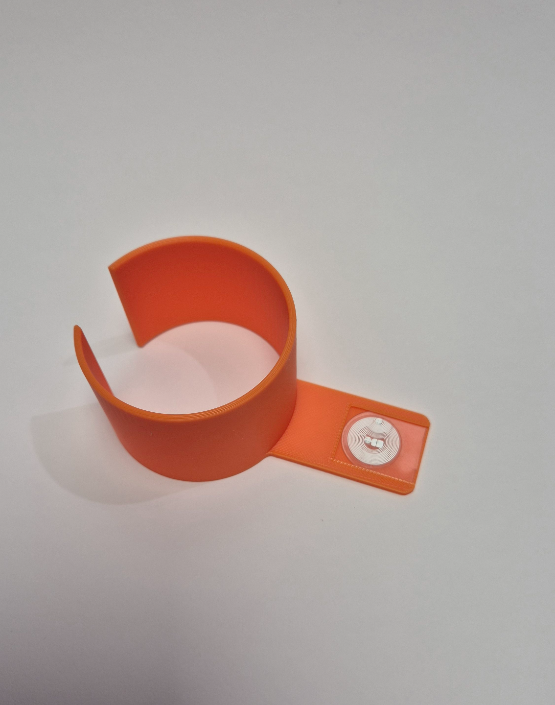 RFID Holder for universal spools