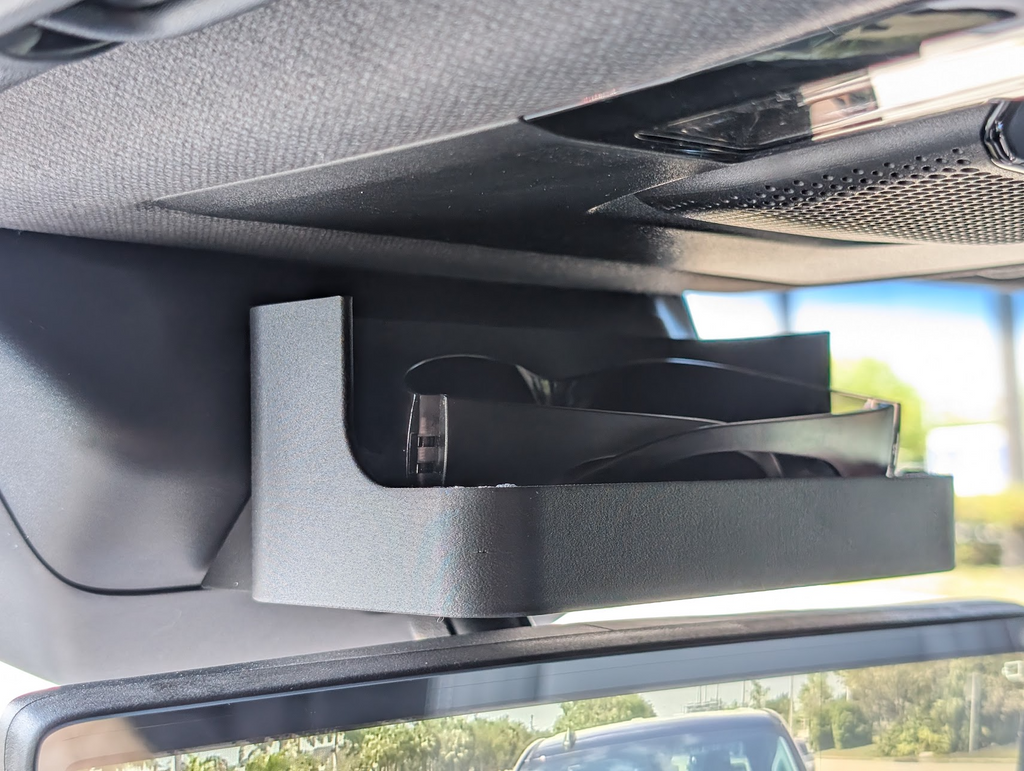 Land Cruiser 2025 Sunglass holder