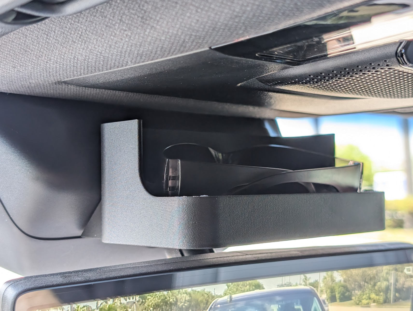 Land Cruiser 2025 Sunglass holder