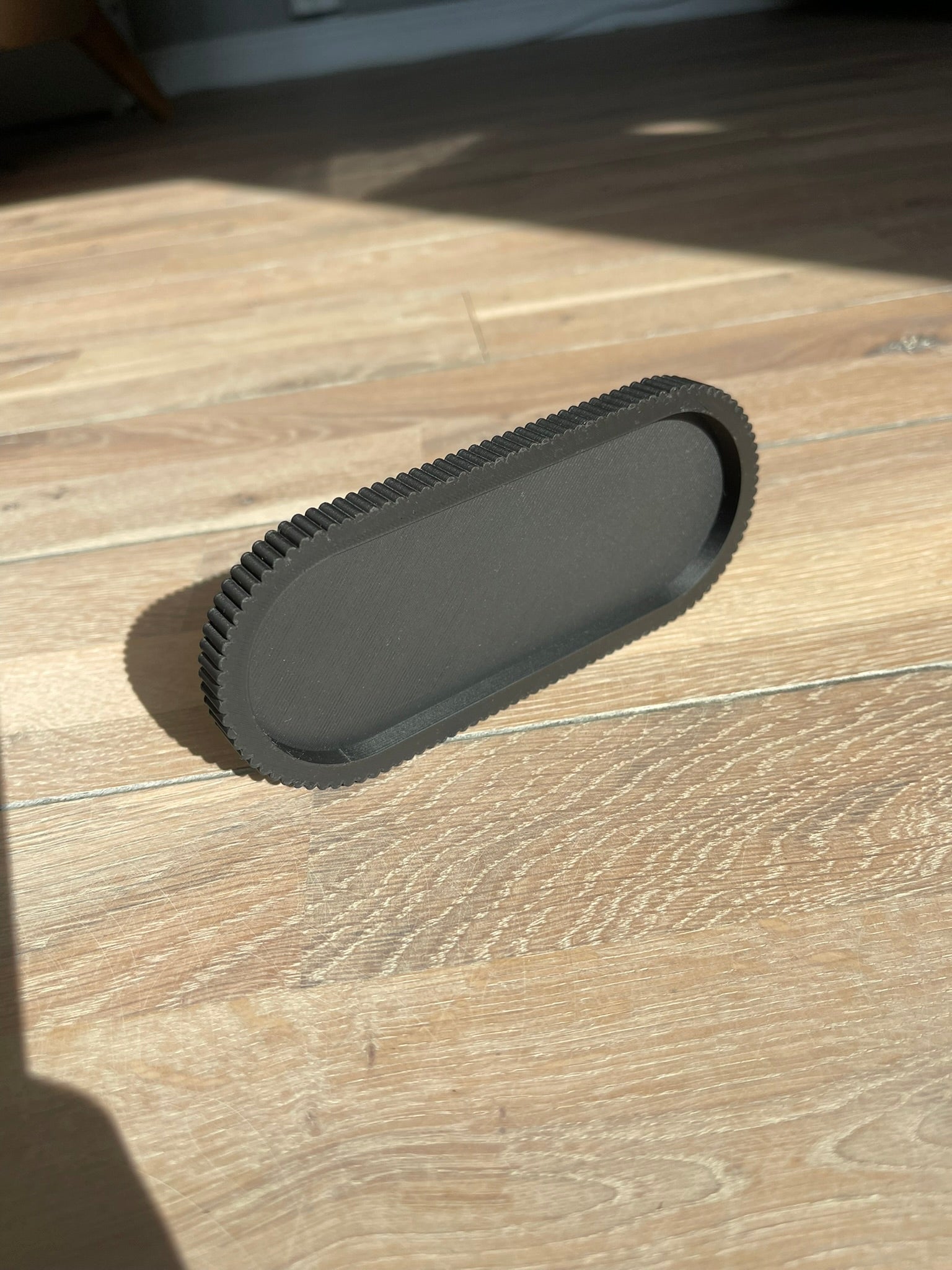 Modern tray