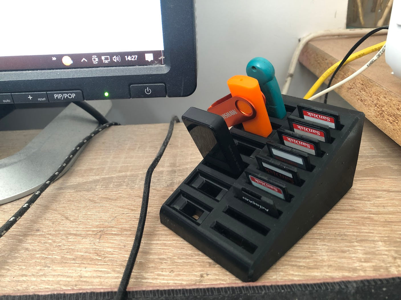 USB & SD Card Desk Organizer