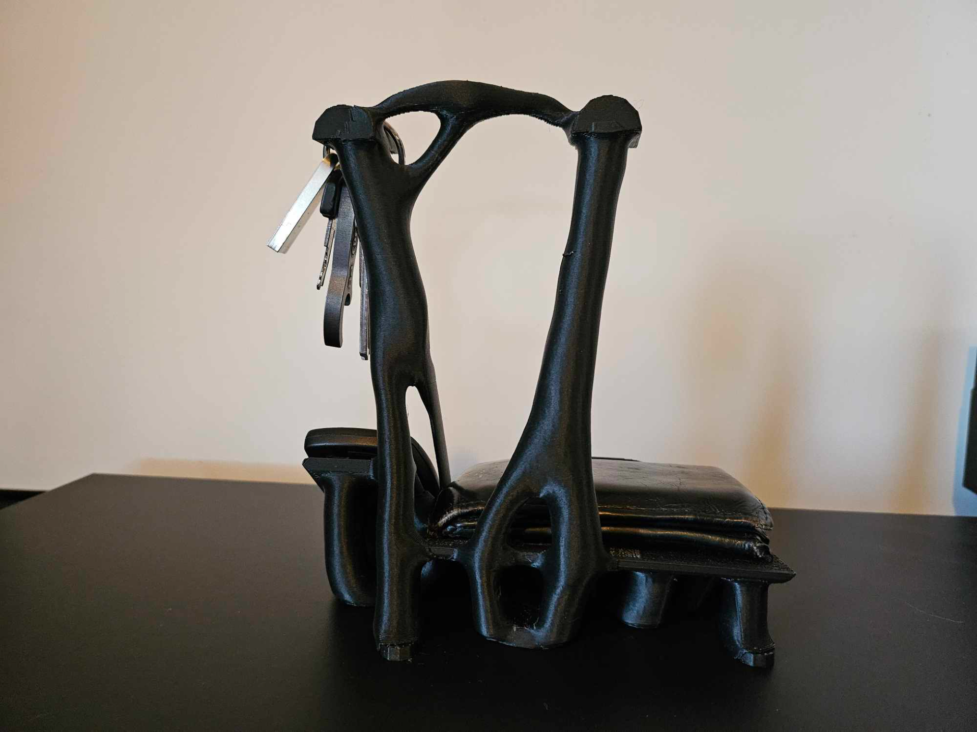Desk organizer for wallet and keys