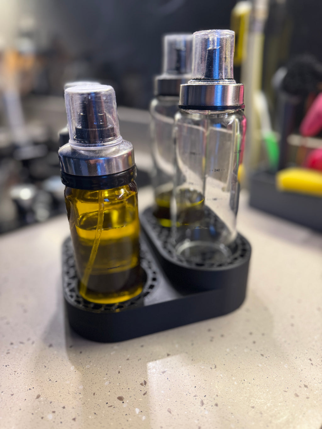 Innovative 4-Slot Oil Bottle Stand Design
