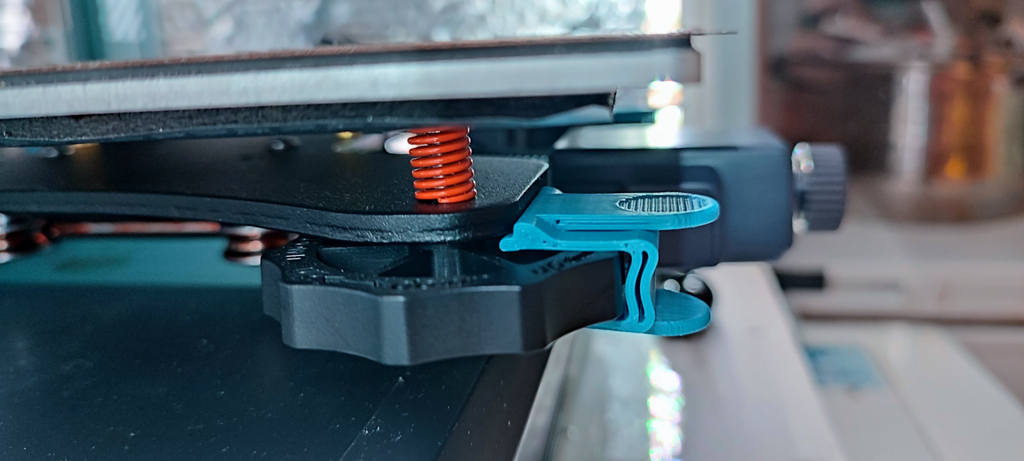 Elegoo Neptune 4 Pro leveling wheel locker.