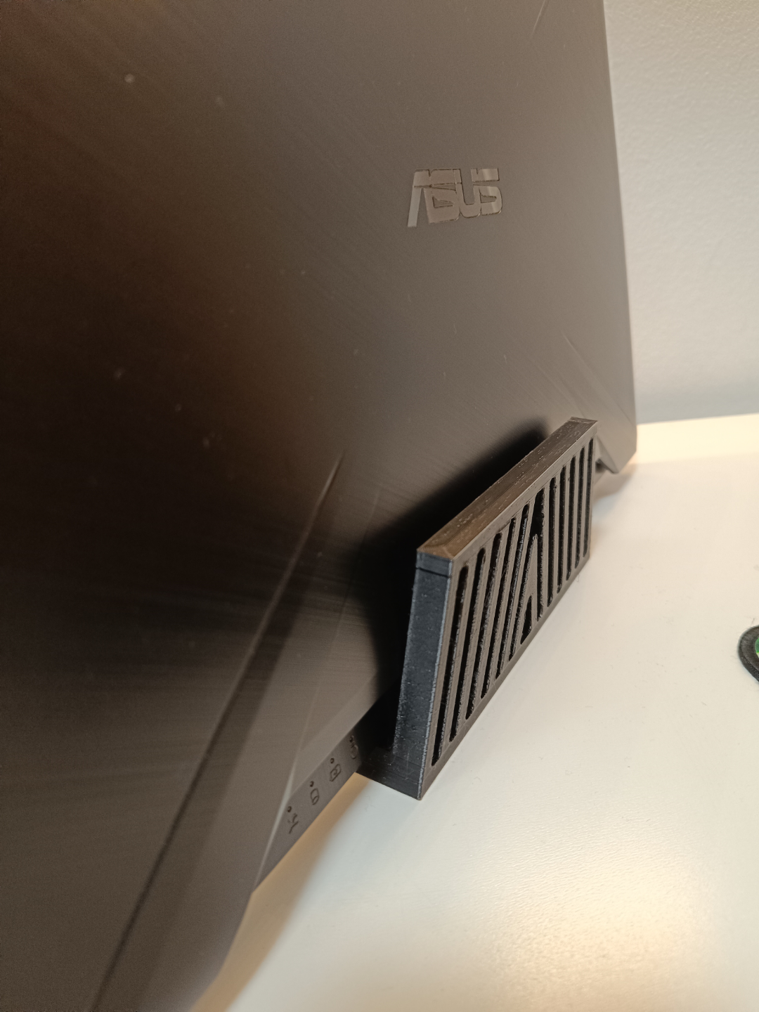 Soporte Vertical para Portátiles "gaming"