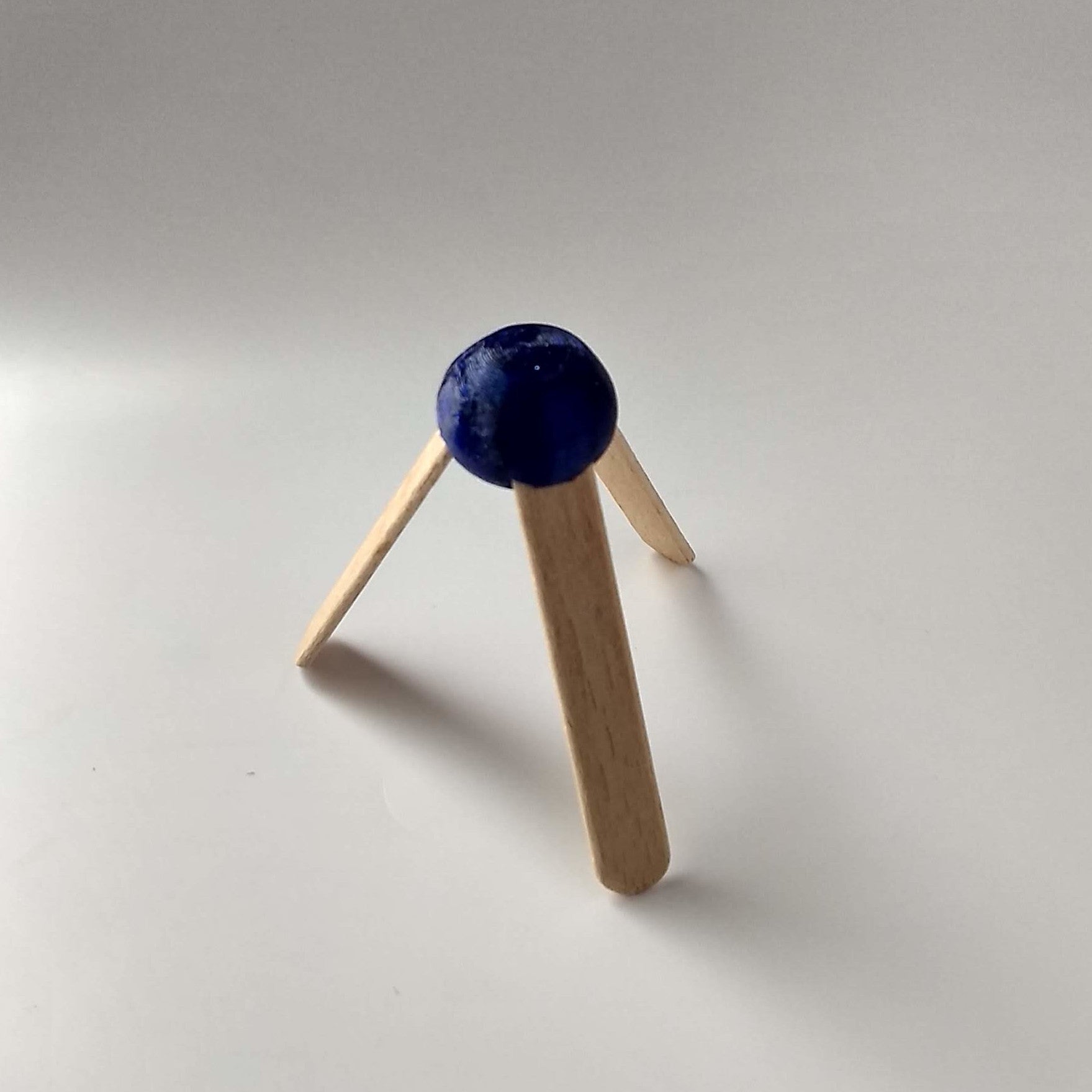 Quick and easy to print fidget star with stand