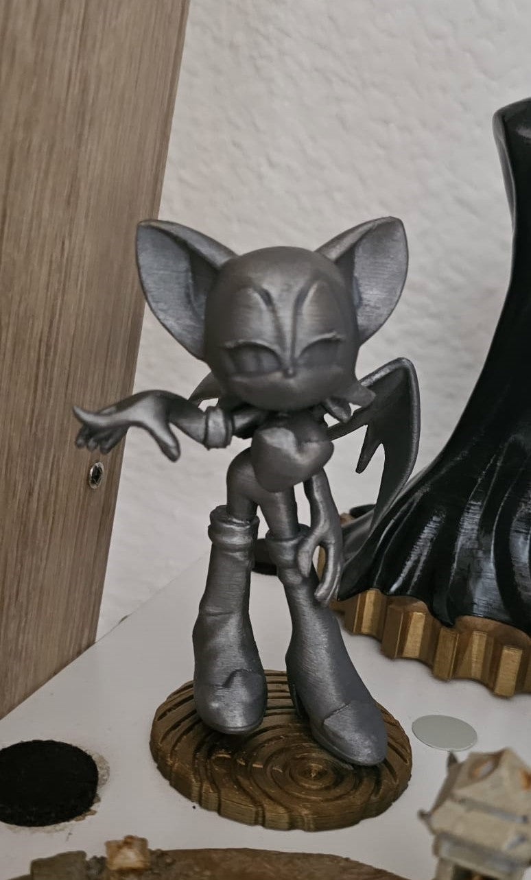 ROUGE THE BAT (SONIC)