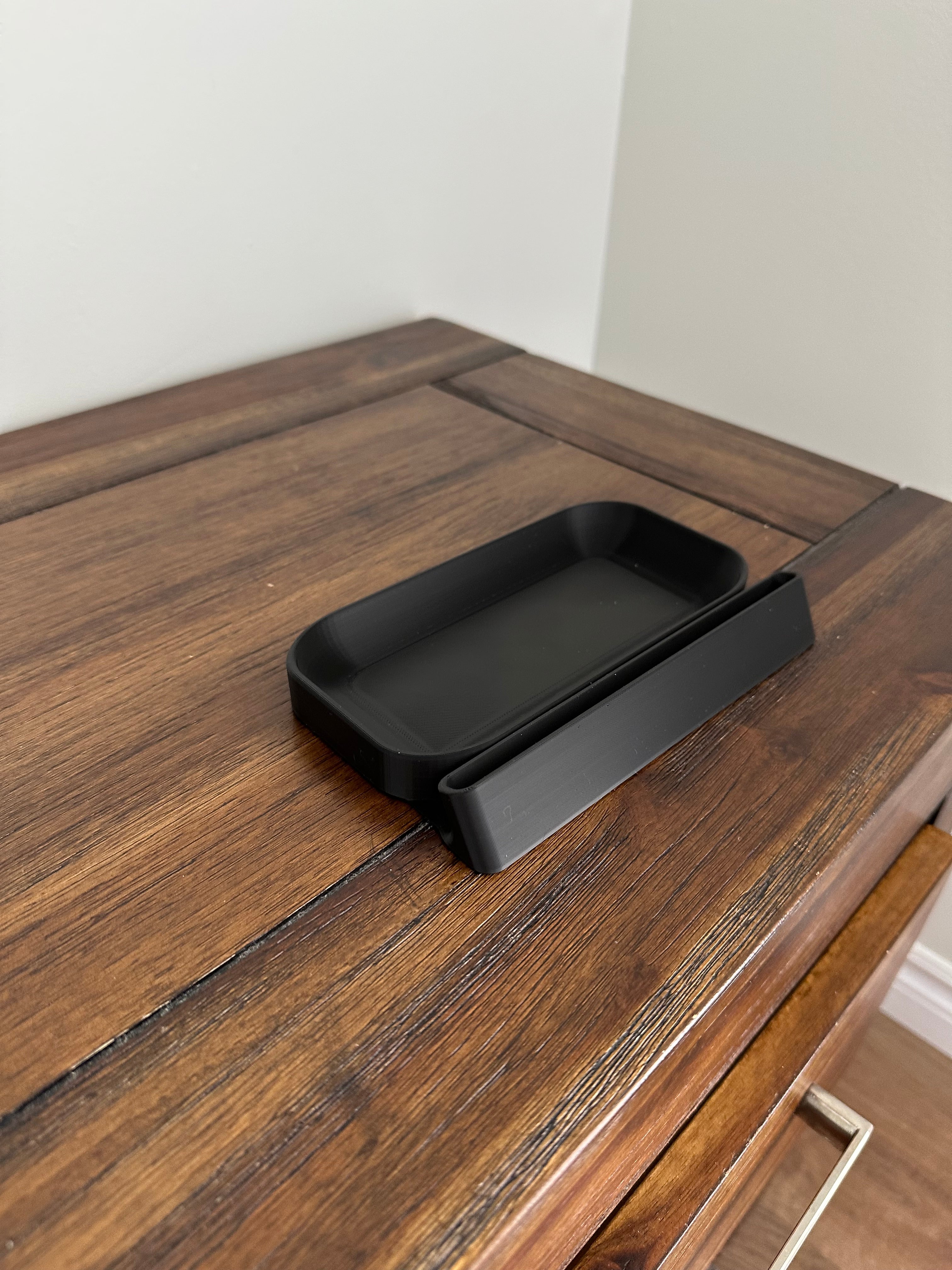 Kindle Oasis, iPad mini and glasses stand