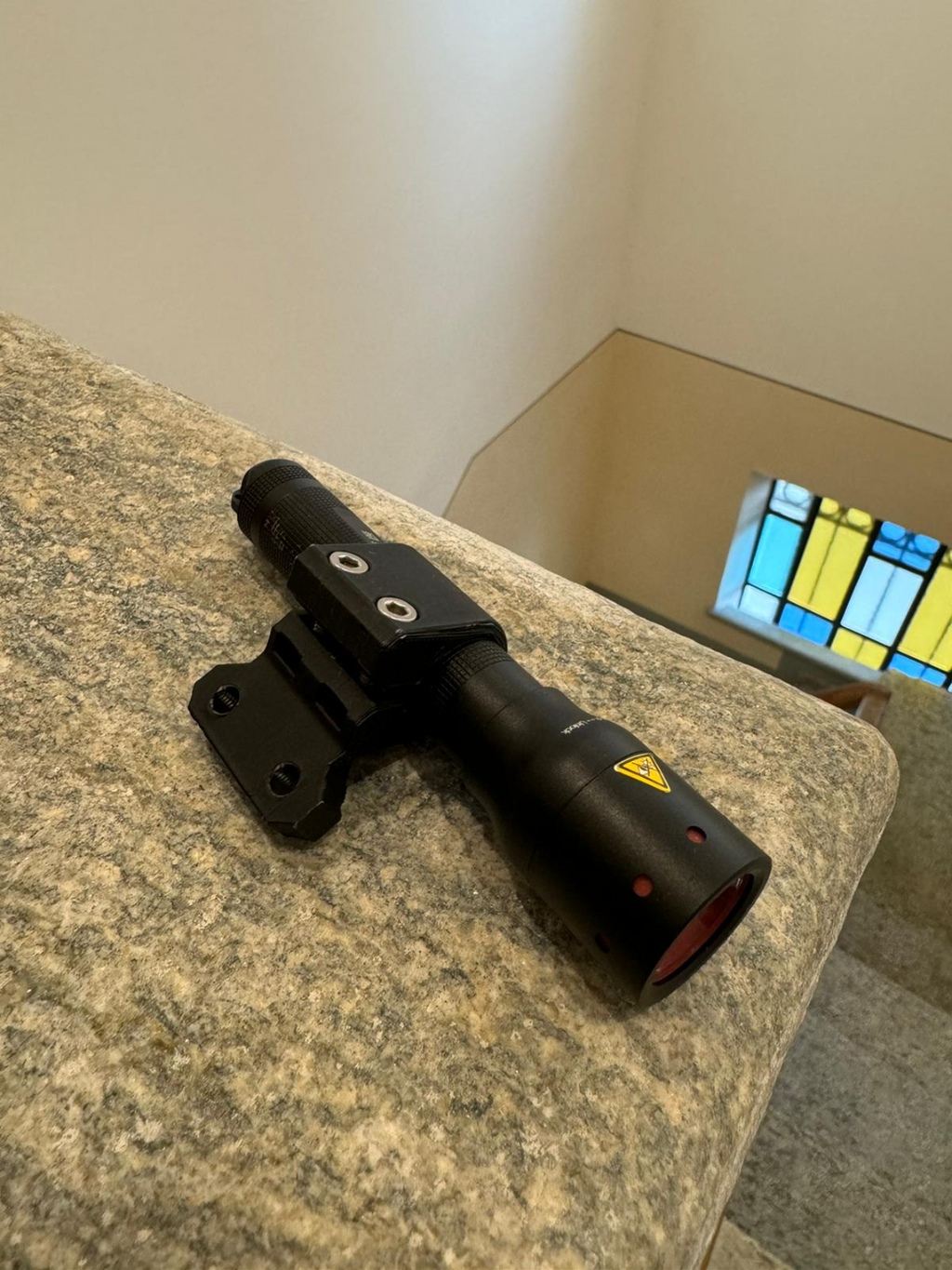 Supporto torcia da 18 con attacco M-lock