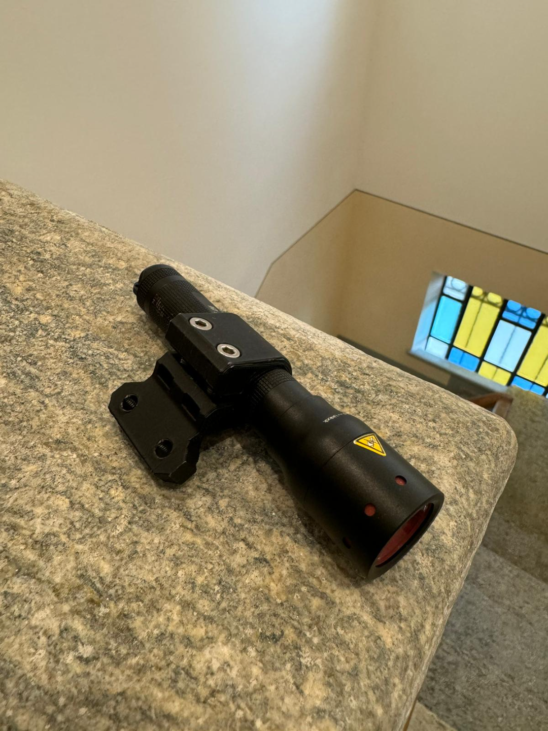 Supporto torcia da 18 con attacco M-lock