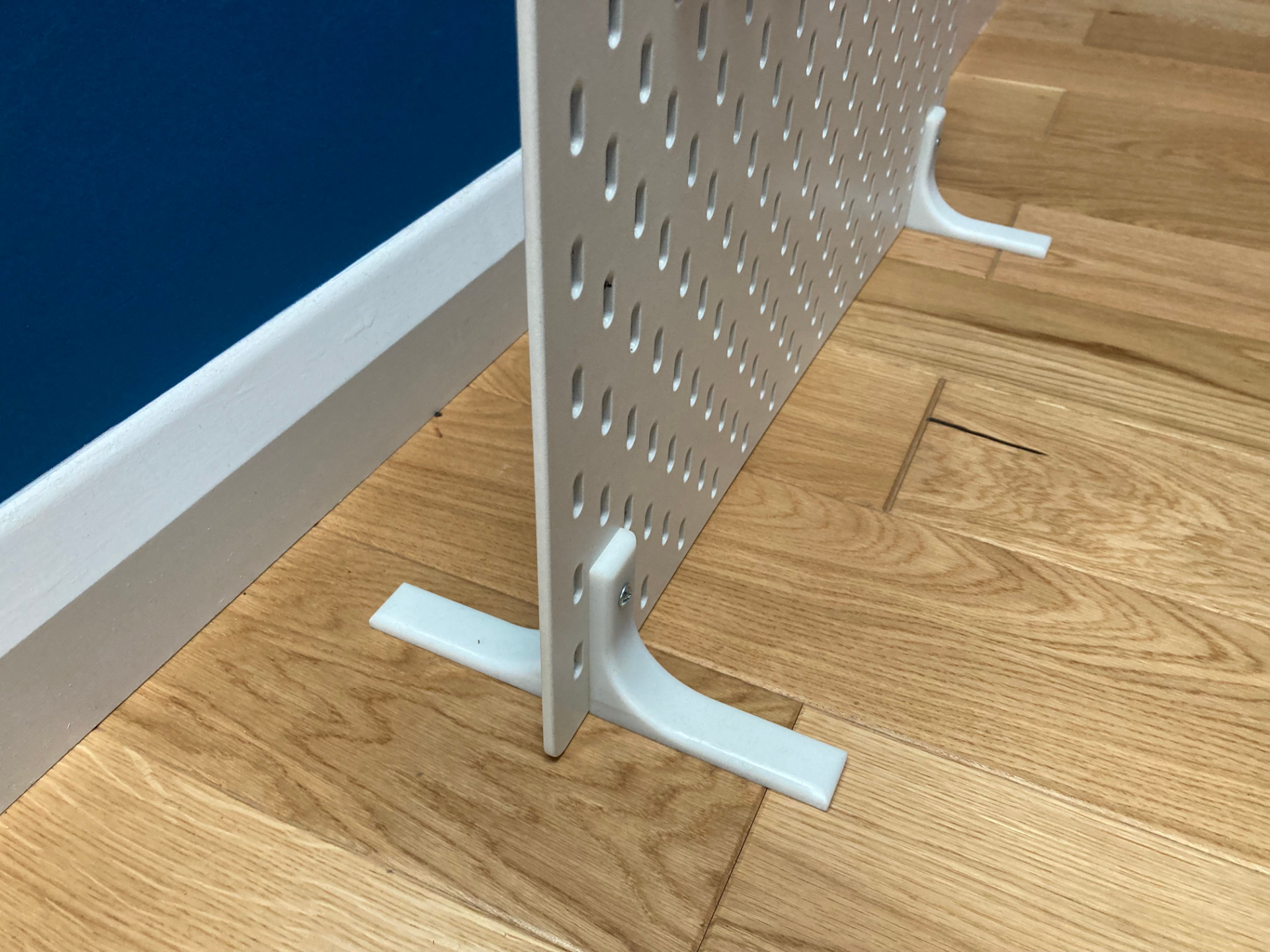 Ikea skadis stand