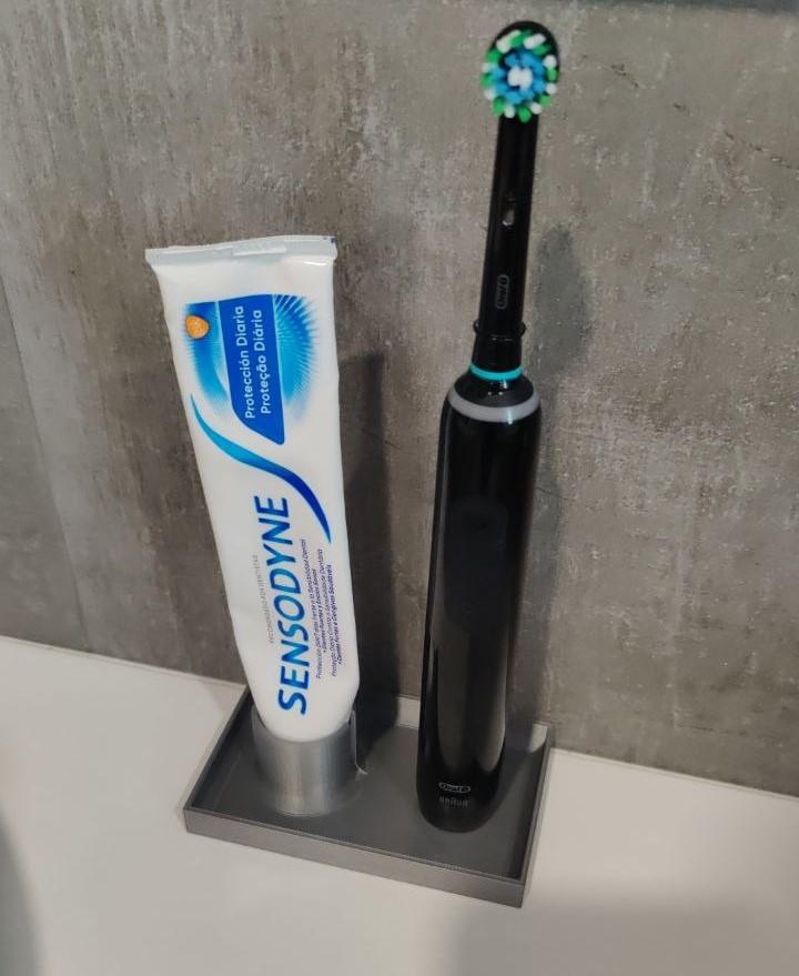 Oral-B toothbrush and toothpaste holder