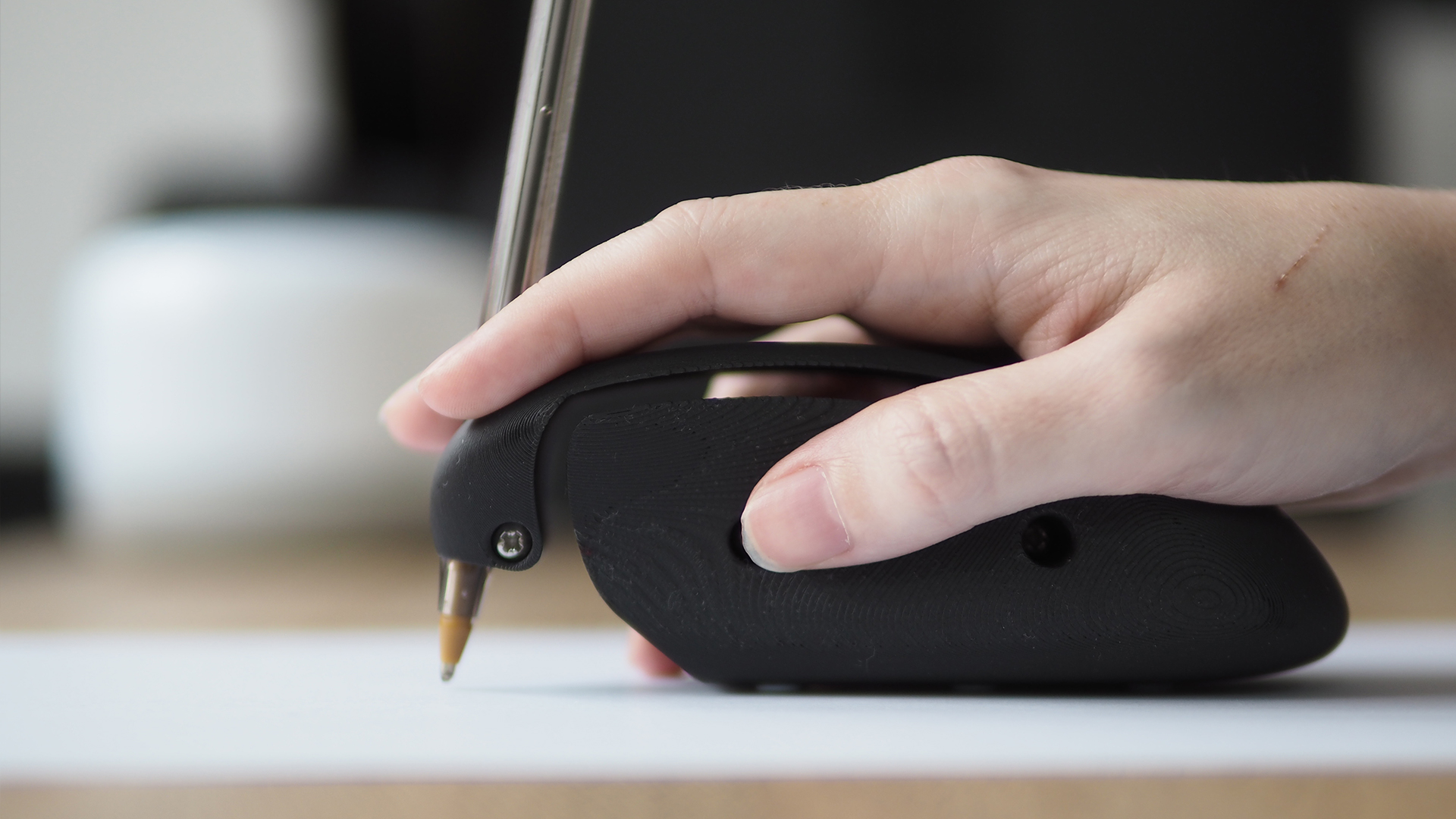 DRAG | Assistive Writing and Drawing Device