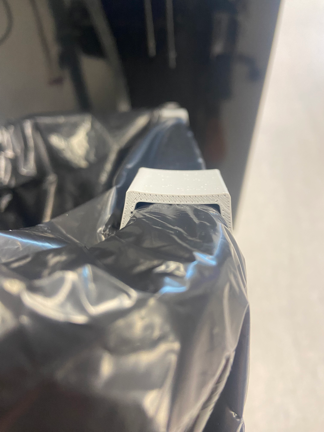 Trash Can Clip