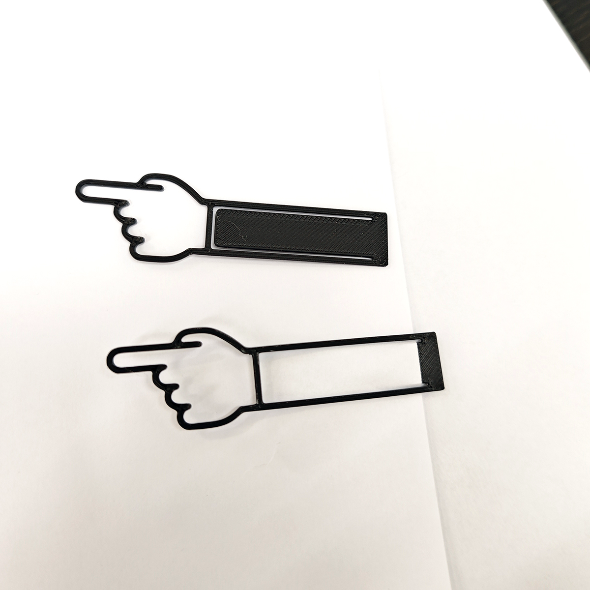Hand Clip Bookmark - Marks Page & Line Precisely