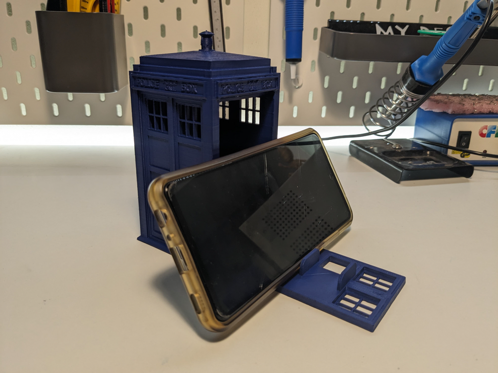 Tardis Doctor Who Phone Stand || print-in-place